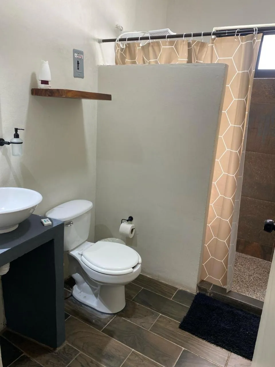 Bathroom in 15 AVENIDA