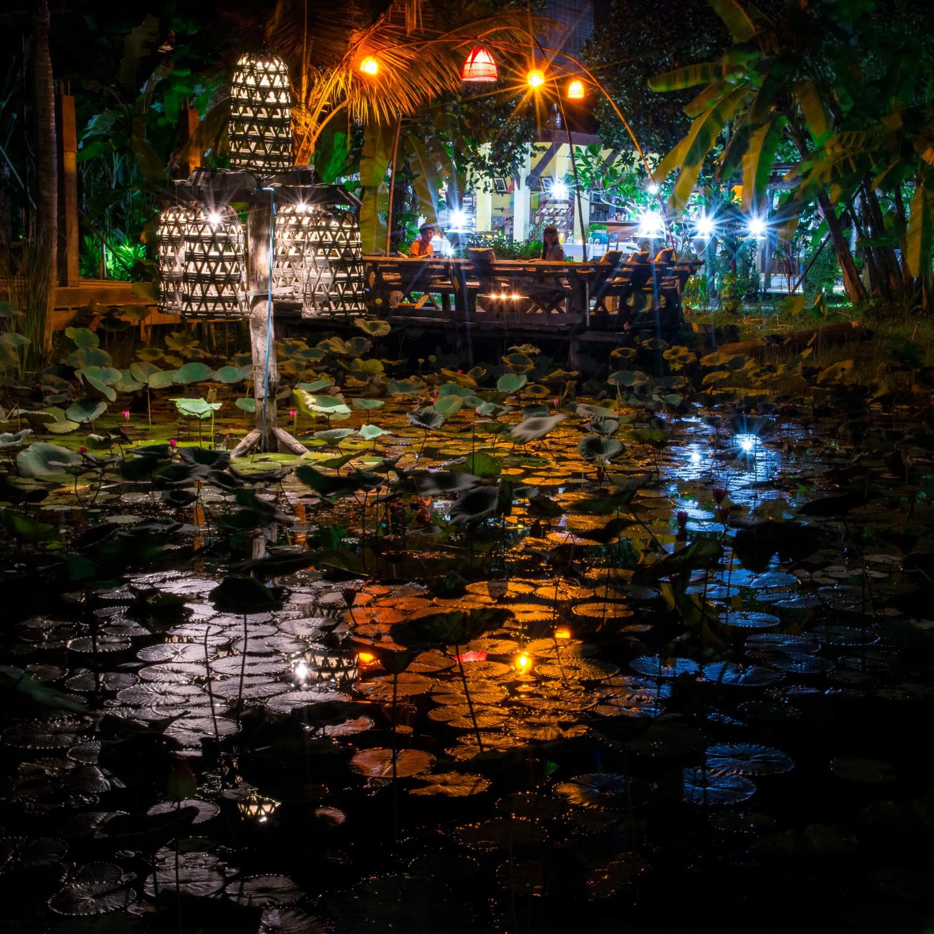 Restaurant/places to eat in Maisons Wat Kor