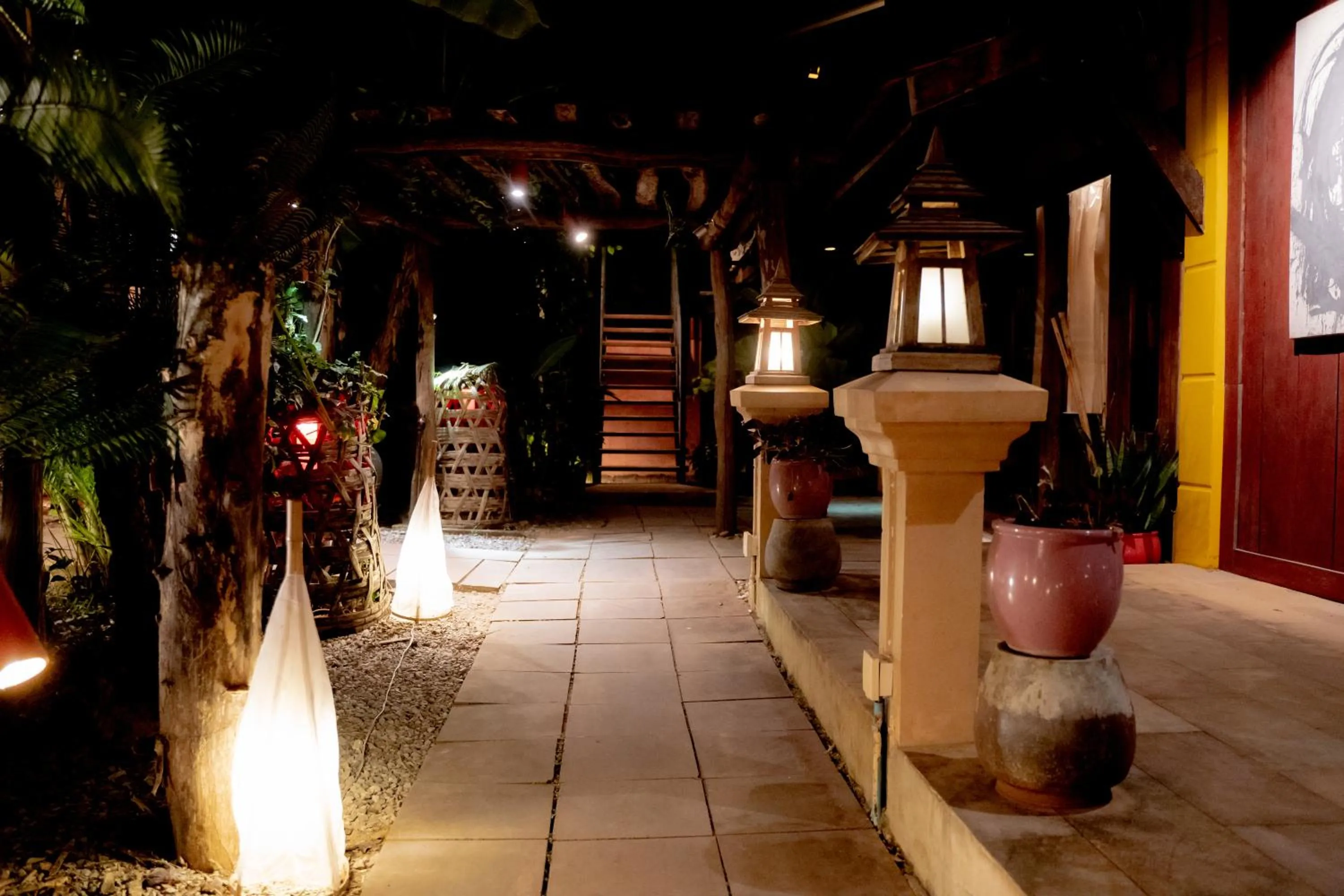 Night in Maisons Wat Kor