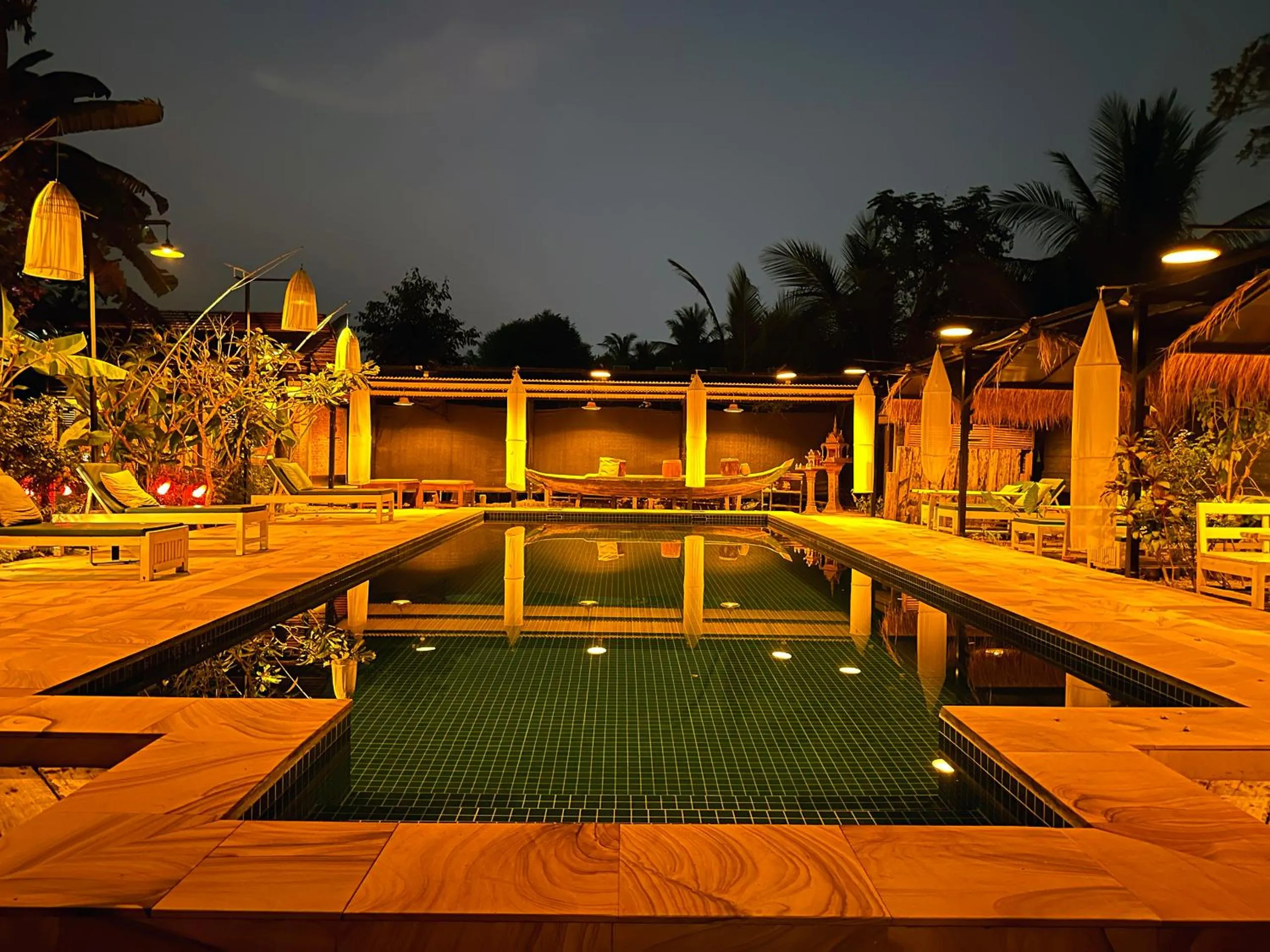 Swimming pool in Maisons Wat Kor