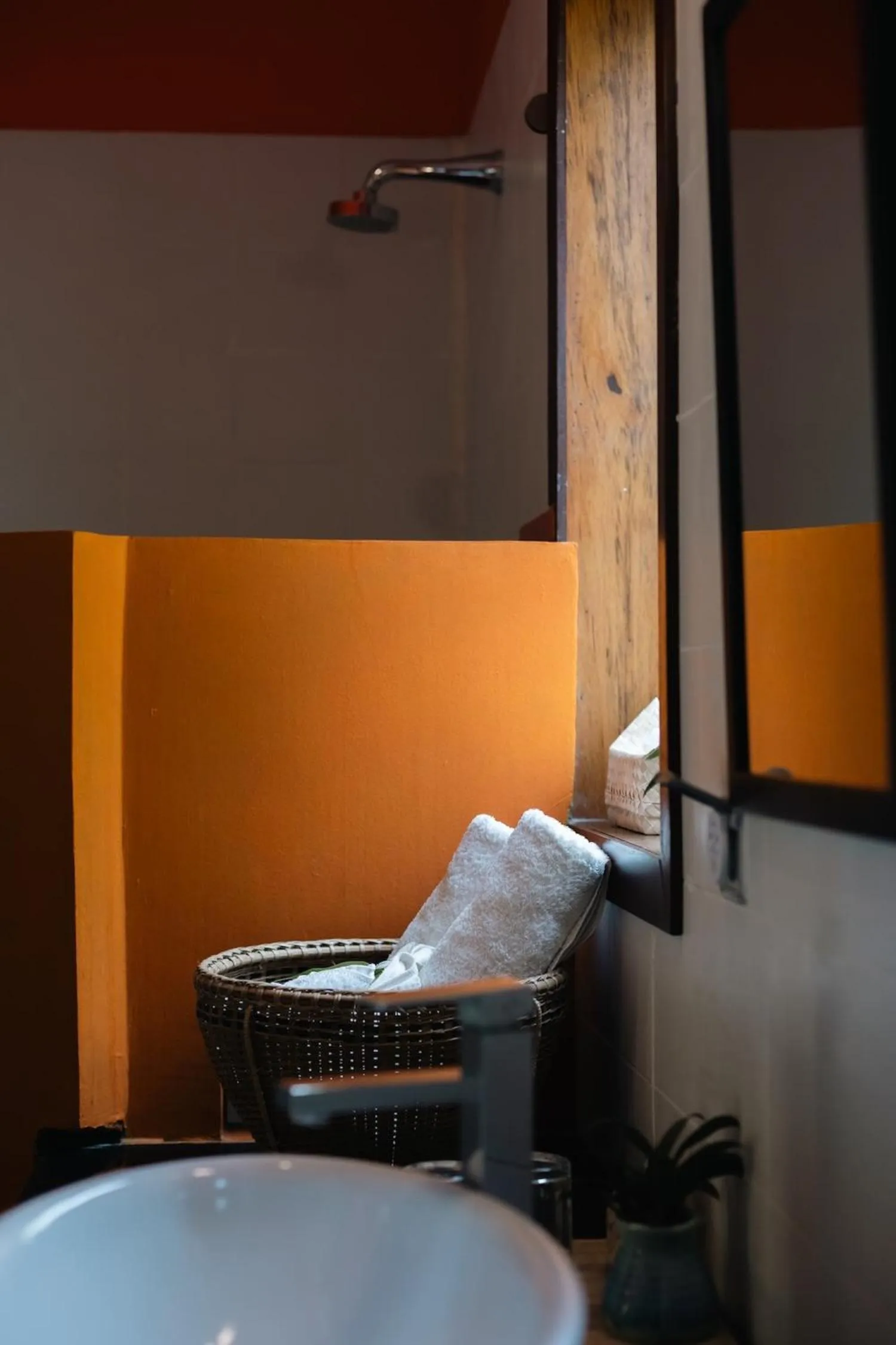 Bathroom, Bed in Maisons Wat Kor