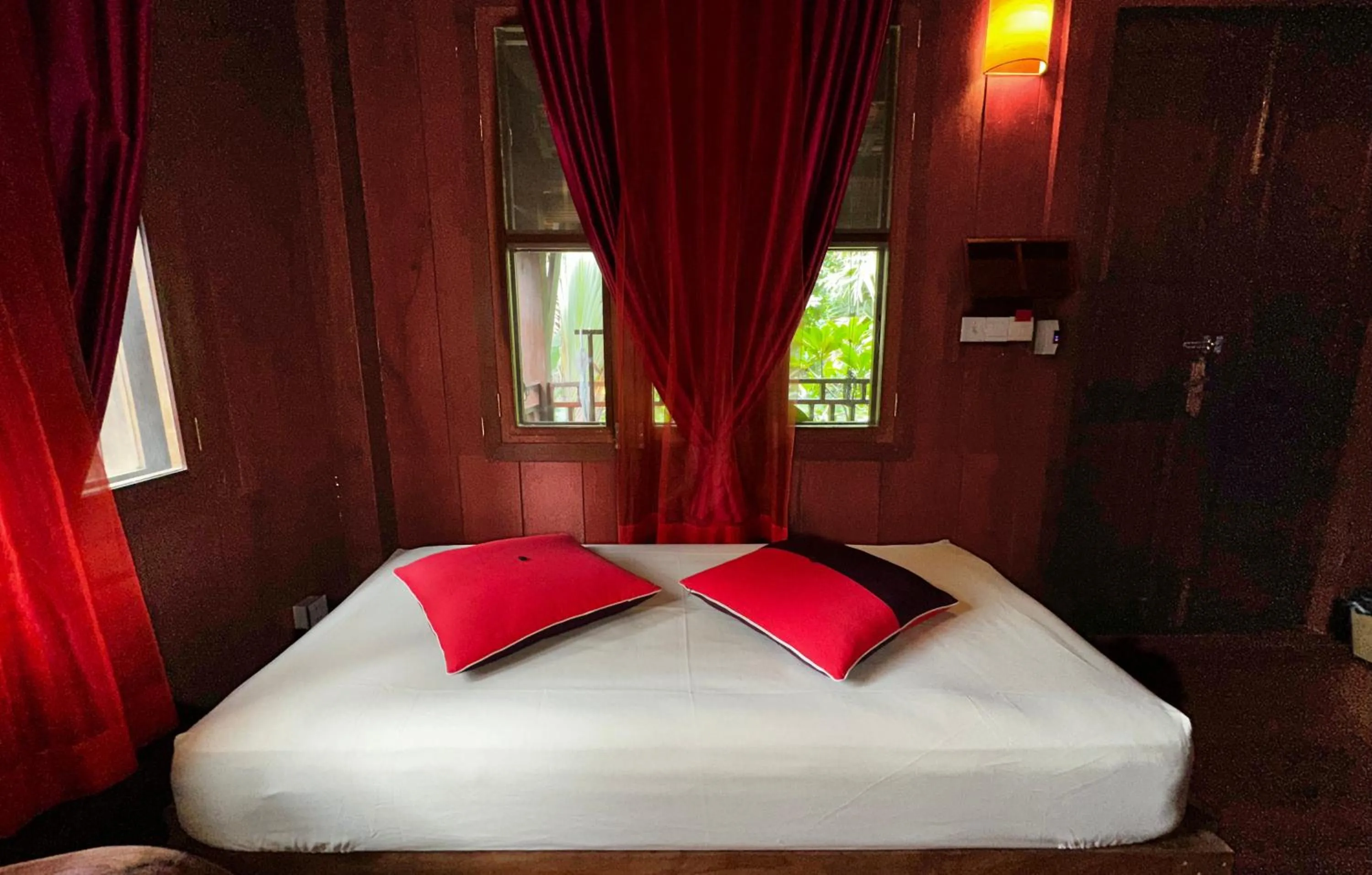 View (from property/room), Bed in Maisons Wat Kor