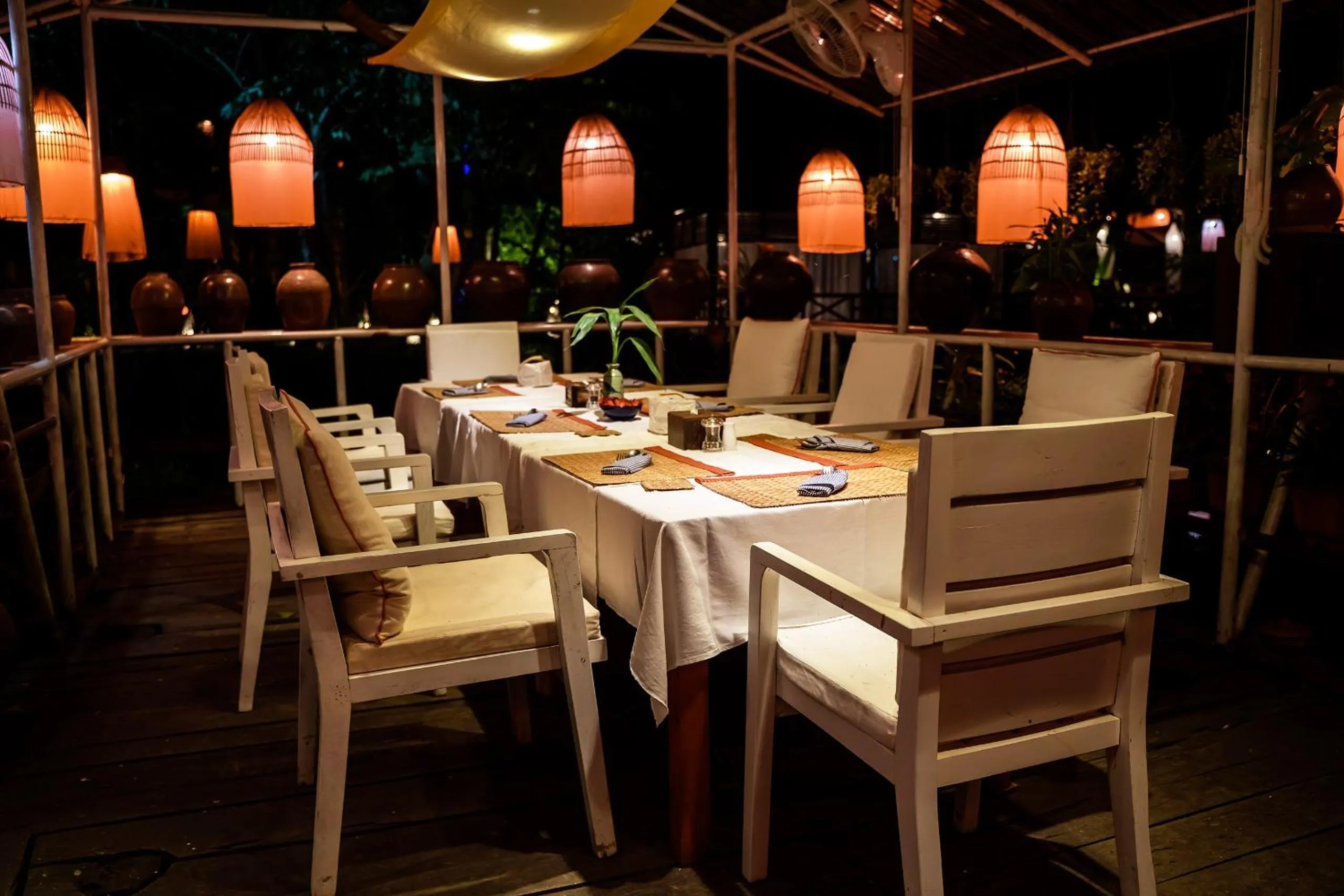 Restaurant/places to eat in Maisons Wat Kor