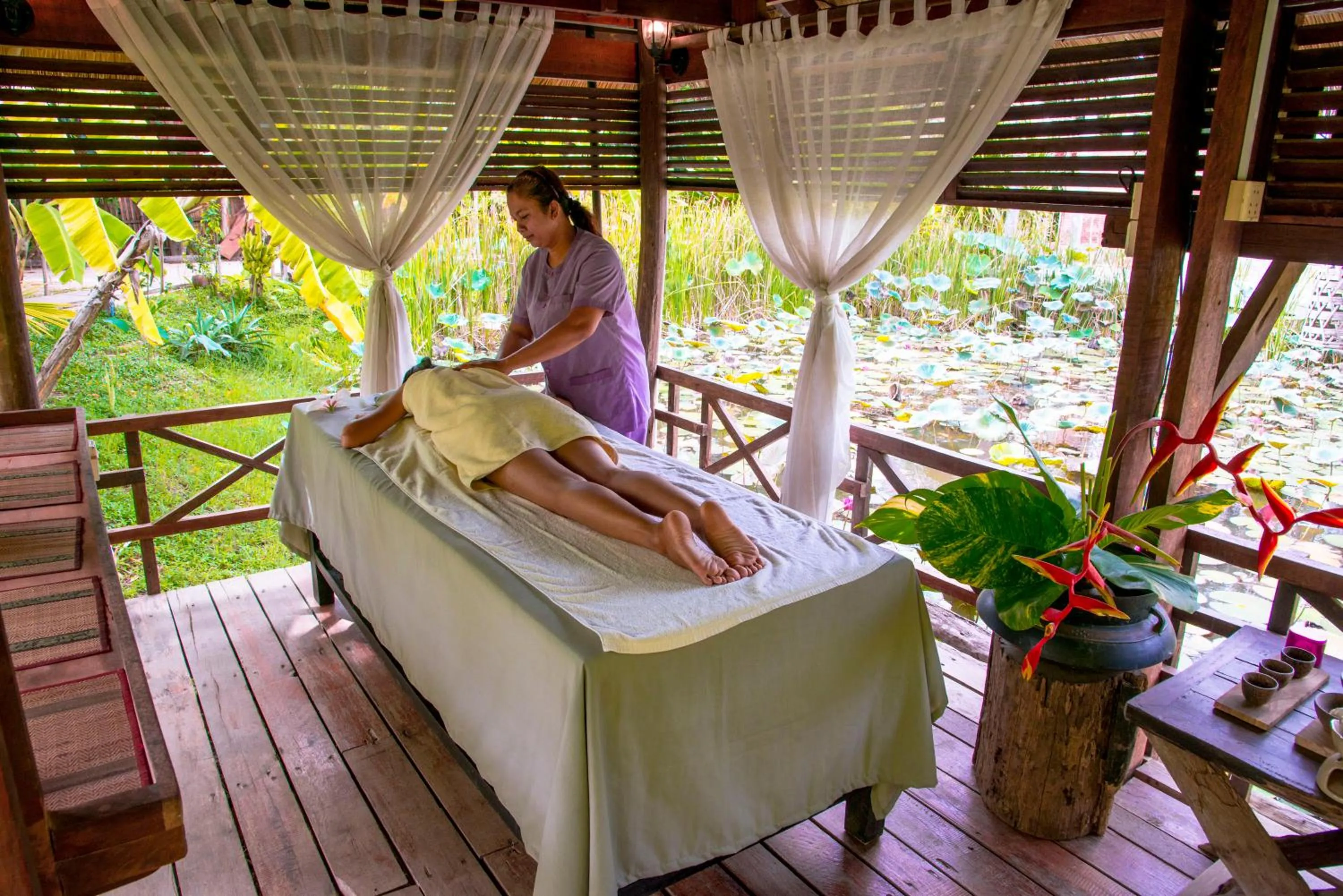 Massage in Maisons Wat Kor