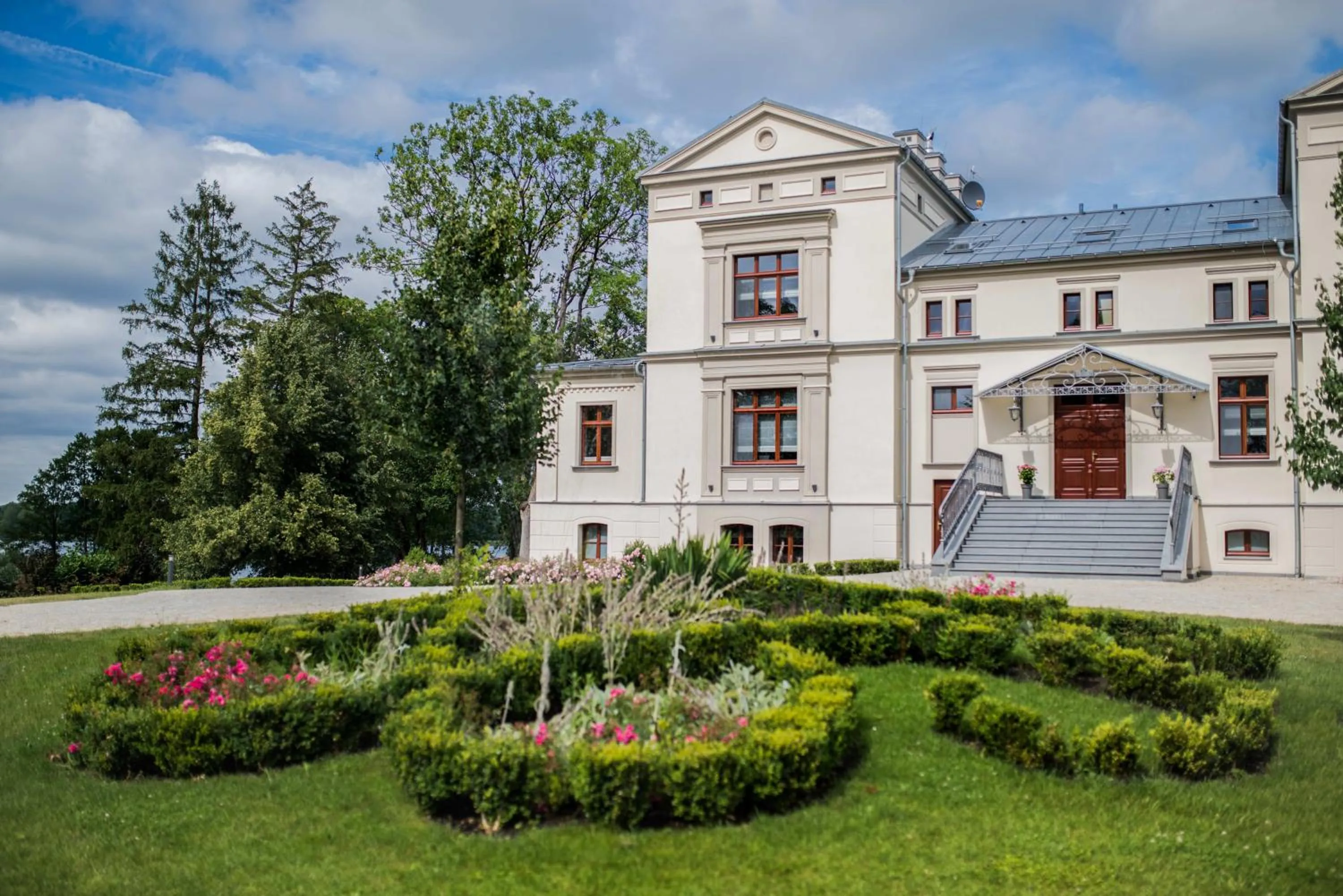 Property building in Pałac Warlity
