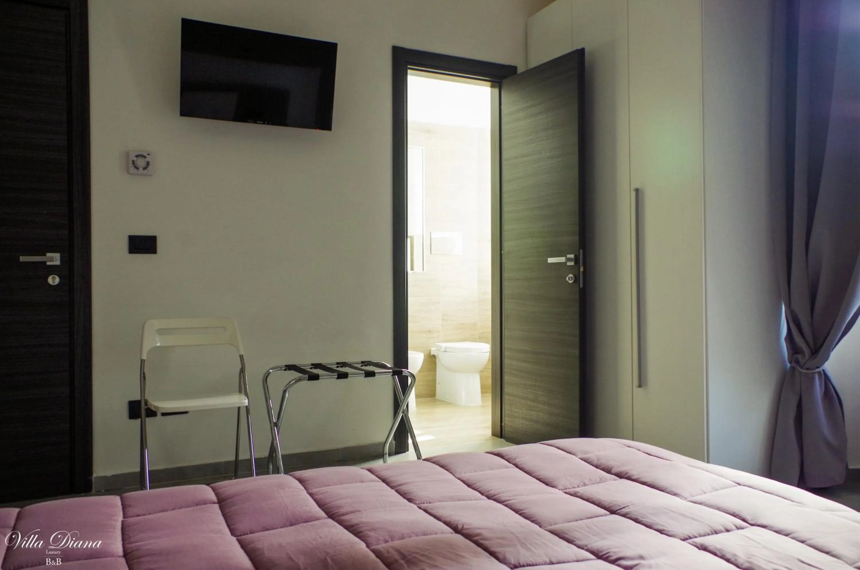 Bathroom, Bed in B&B Villa Diana