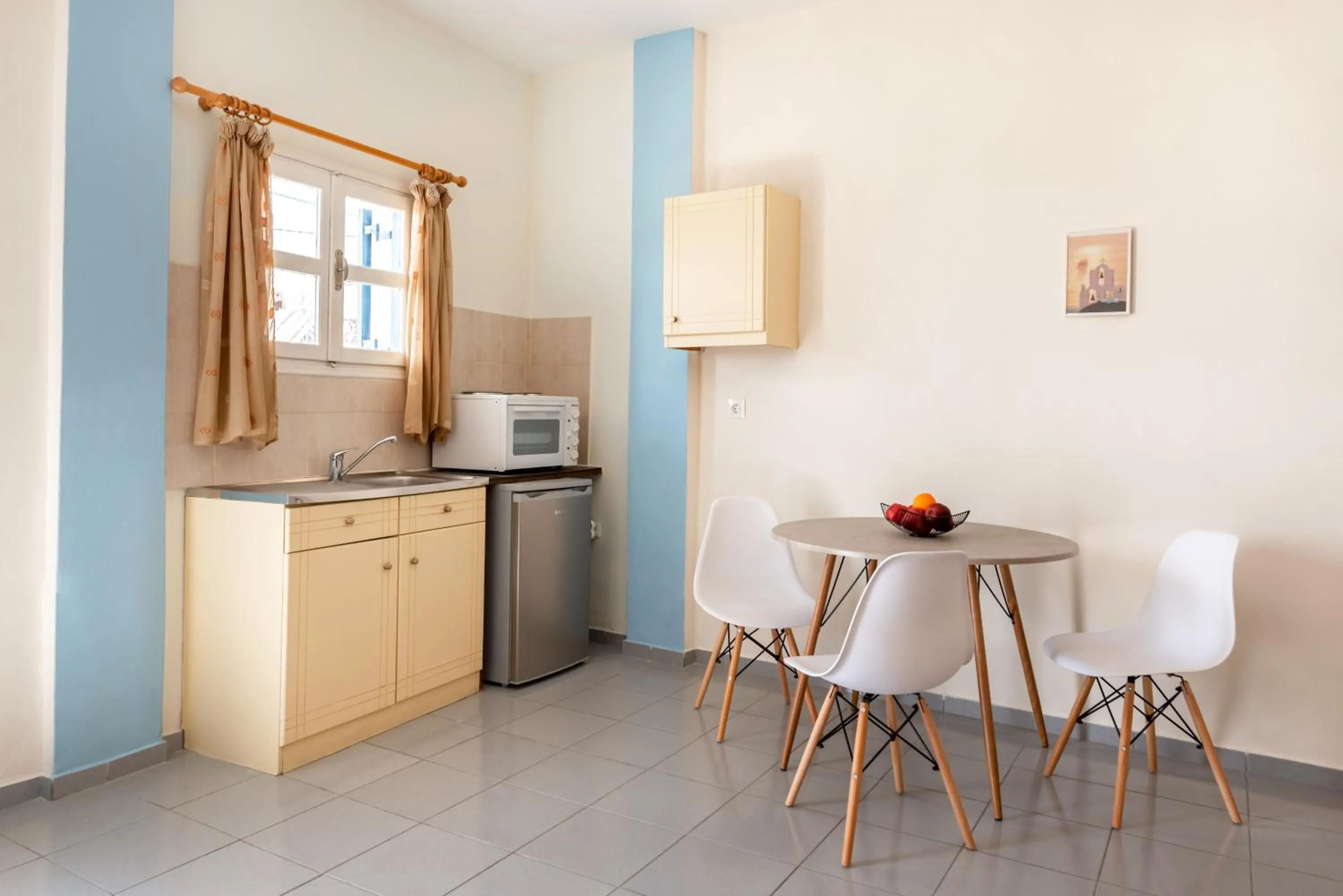 Dining area in Onar Rooms & Studios