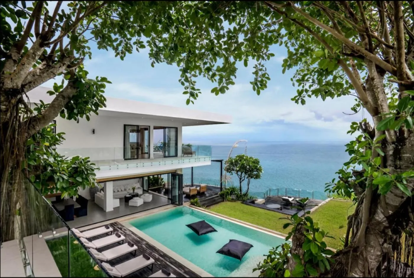 Patio in La Joya Balangan Resort