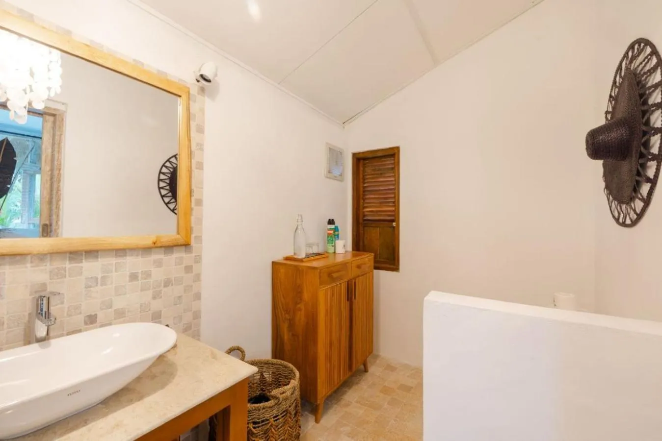 Bathroom in La Joya Balangan Resort