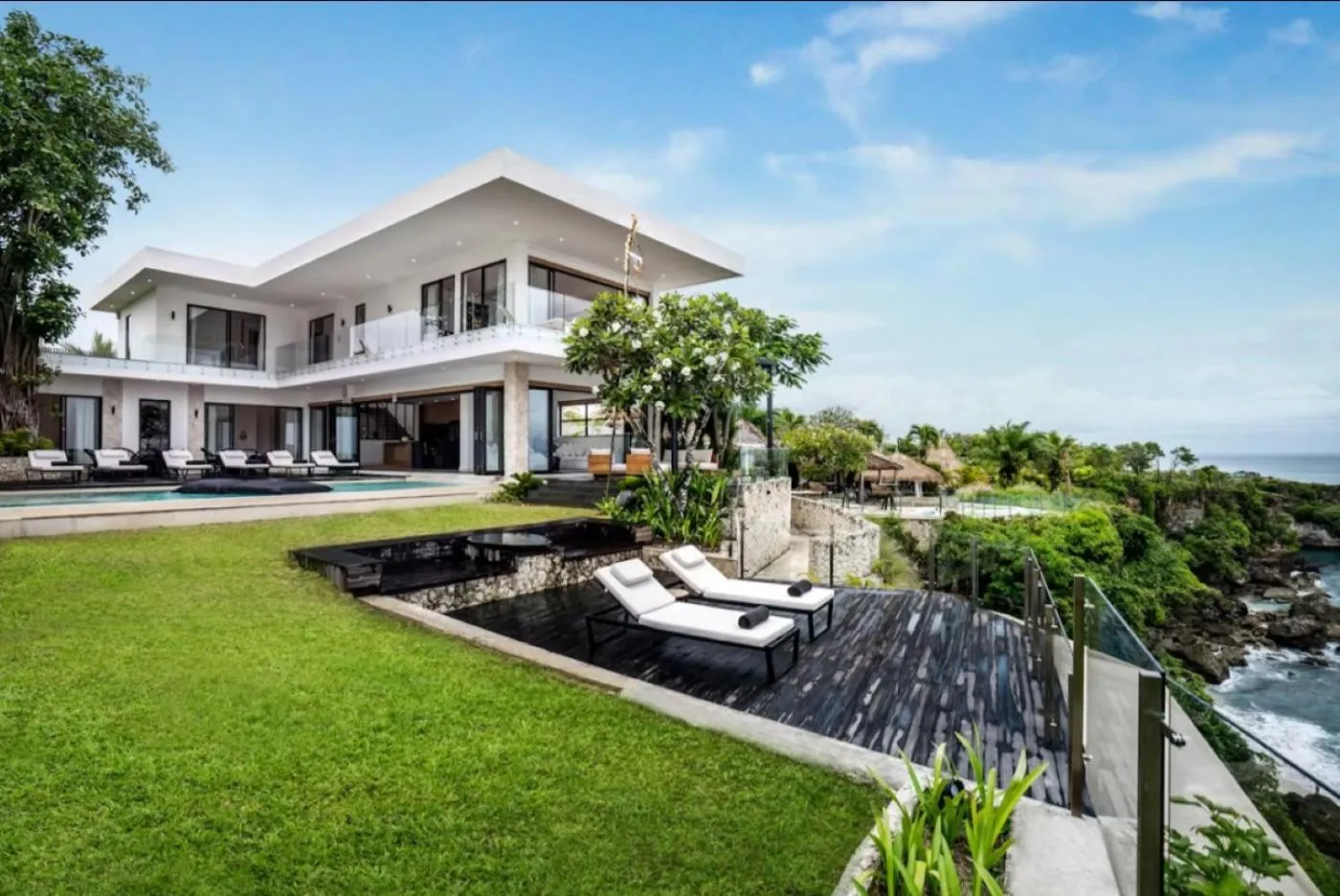 Property building in La Joya Balangan Resort