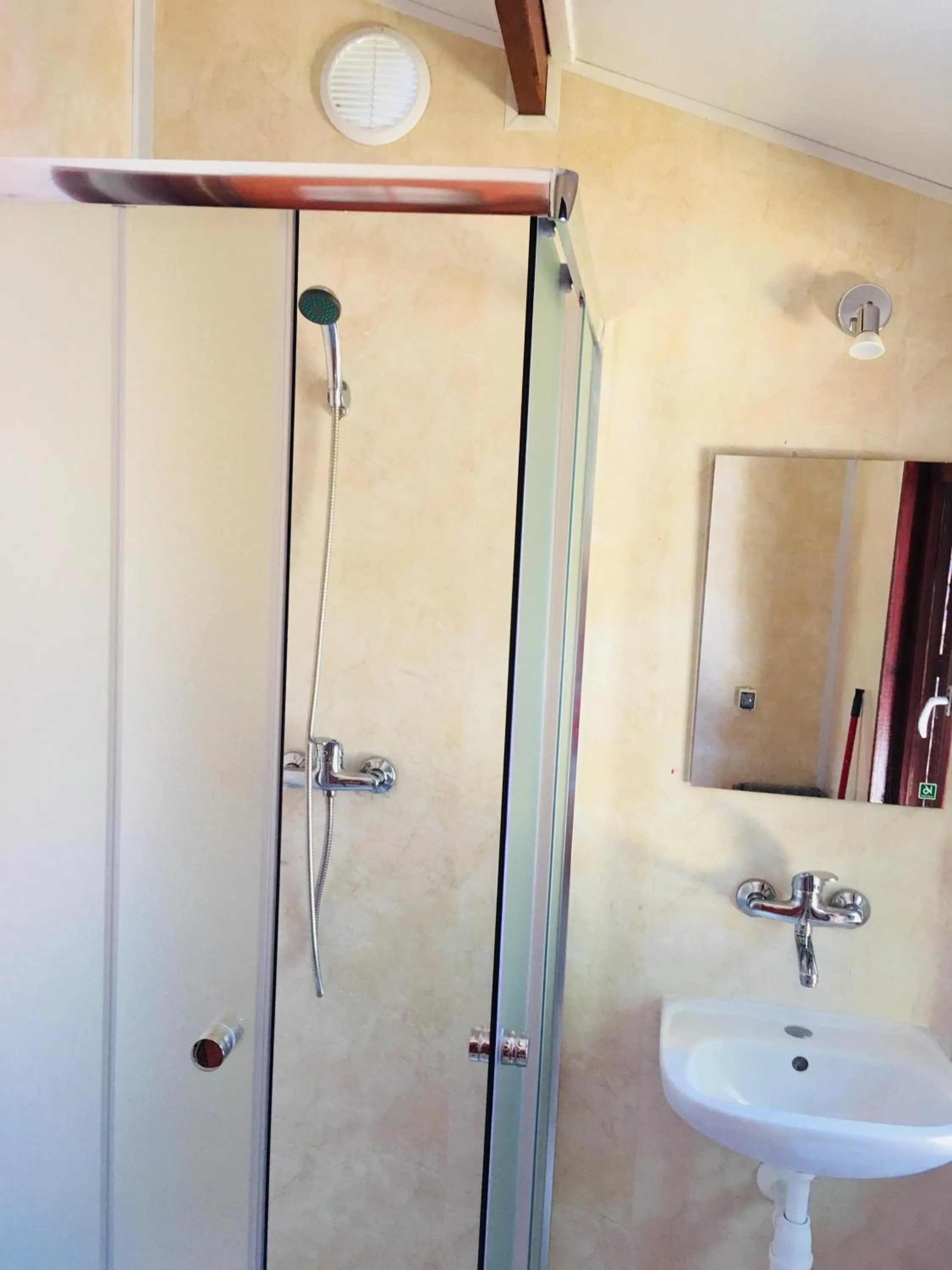 Shower in Stacja Wypoczynkowa Augustów