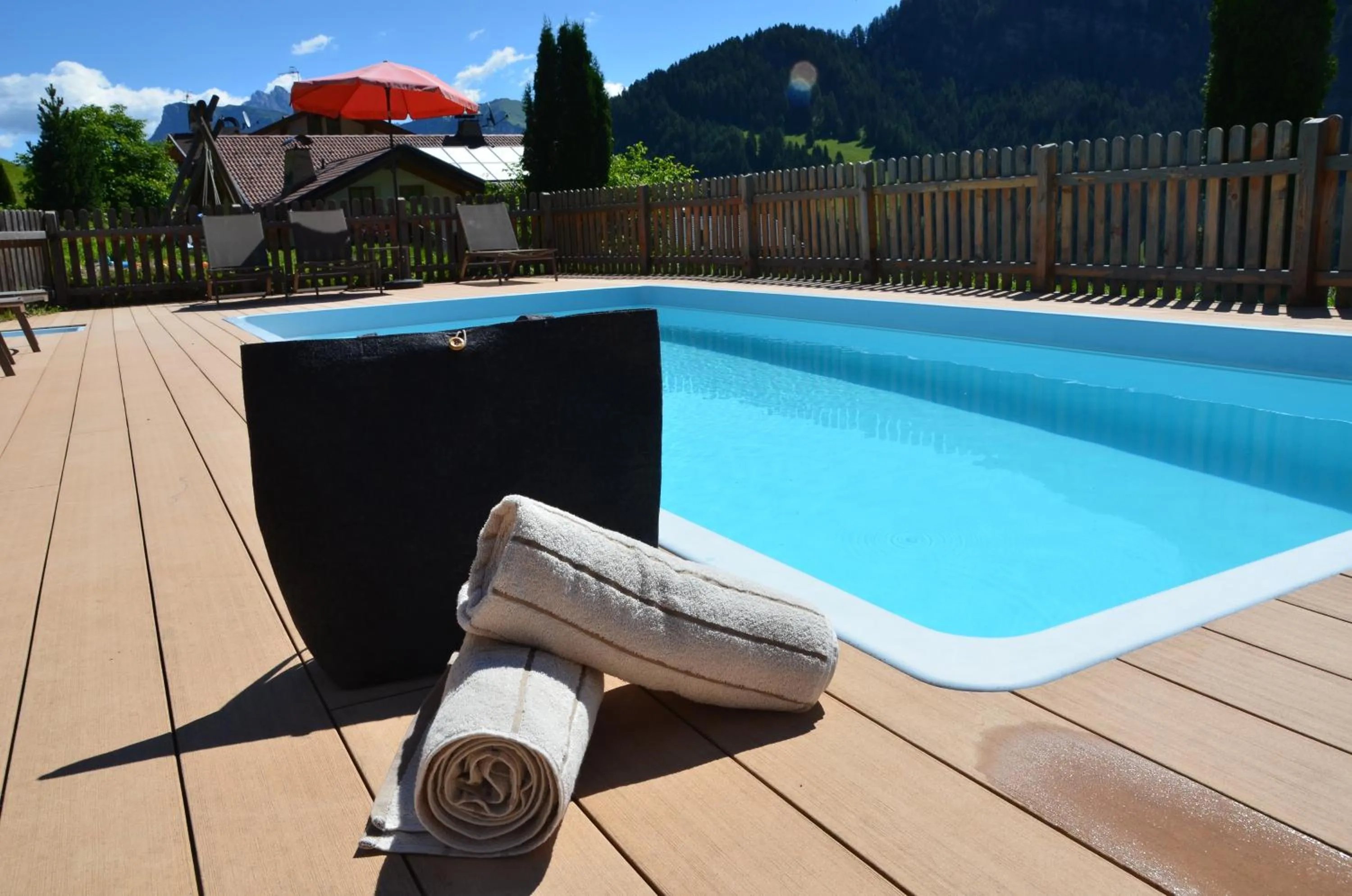 Swimming pool in Residence Rumanon