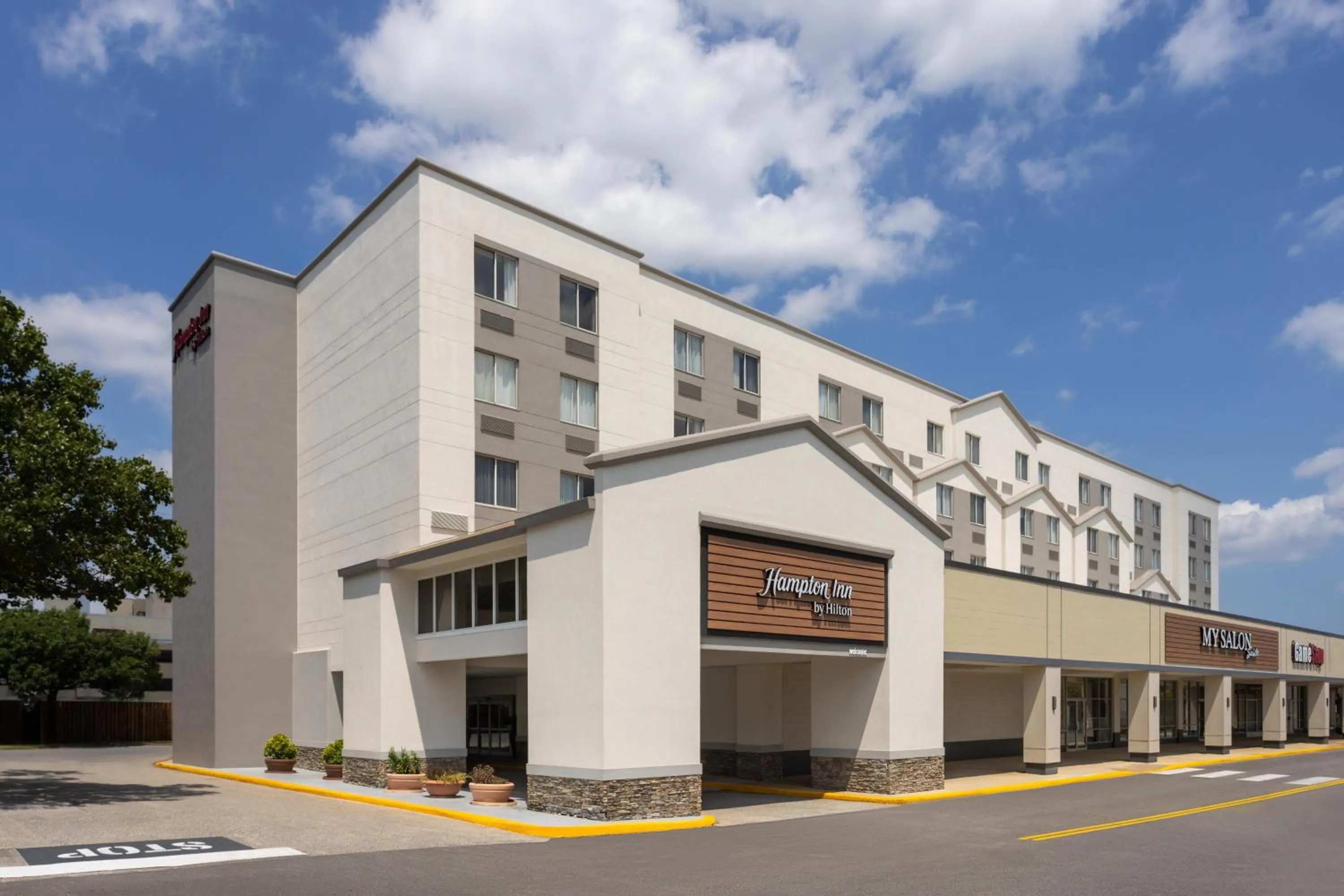 Property building in Hampton Inn Baltimore/Glen Burnie