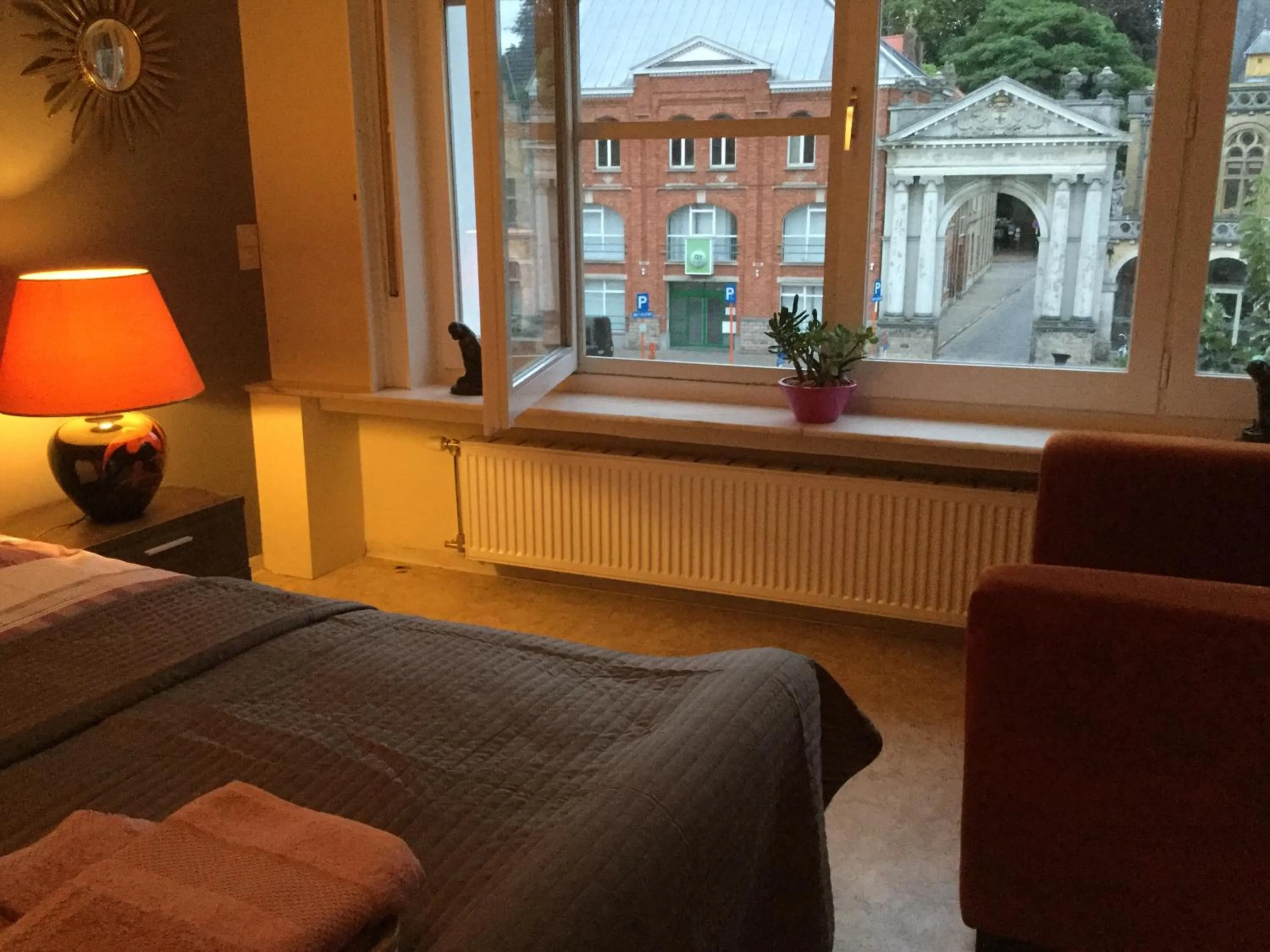 Bed in B&B East&West