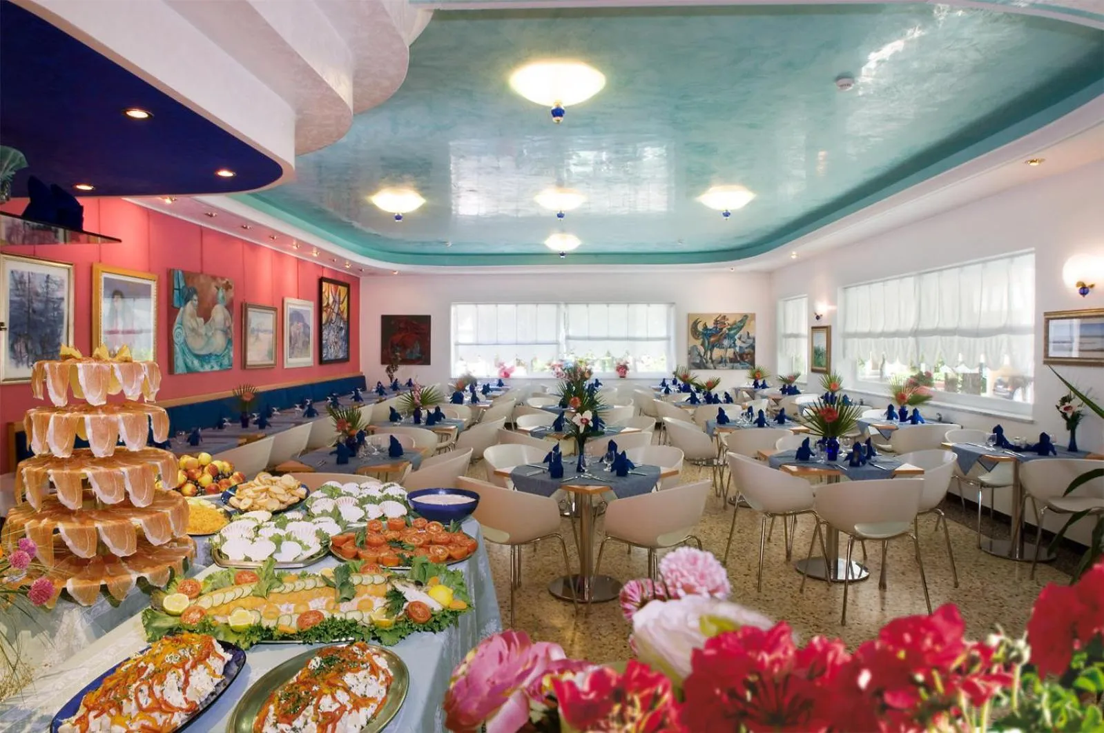 Restaurant/places to eat in Hotel Miramare