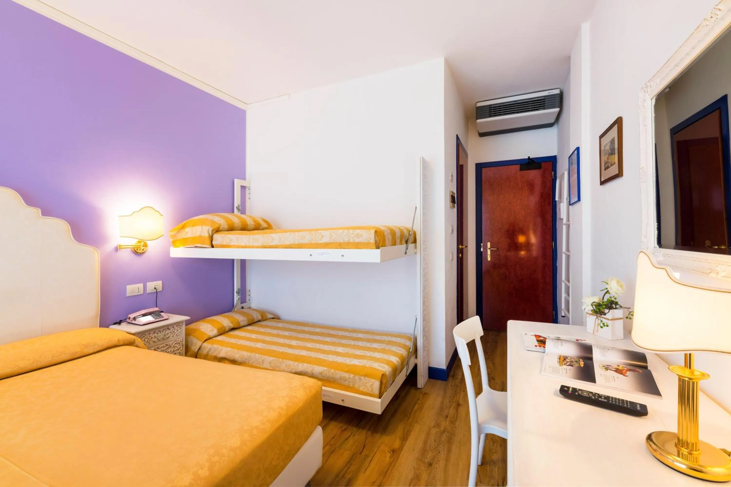 Bedroom, Bed in Hotel Miramare