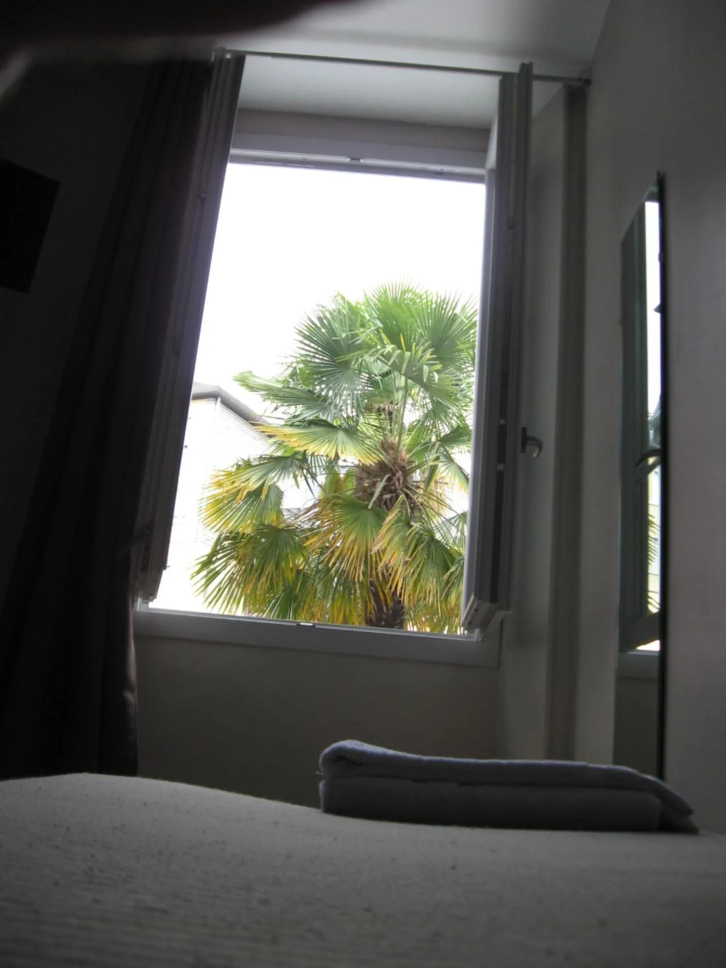 Bed in Hôtel Acropolis - Lourdes