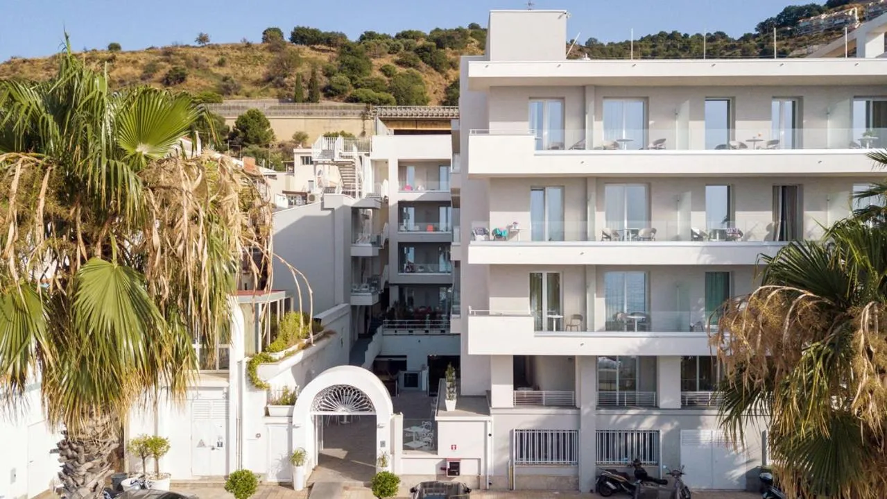 Property building in Albatros Beach Hotel