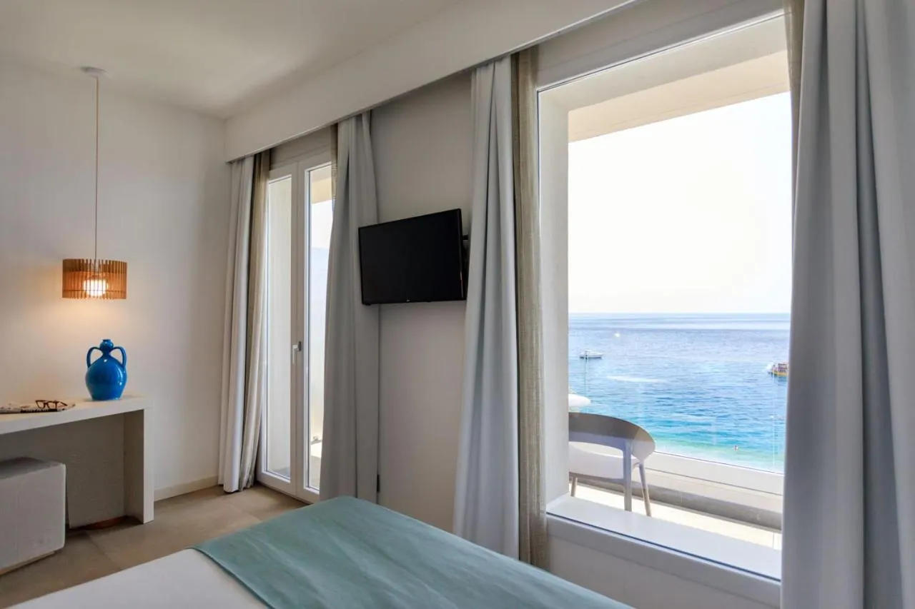 Photo of the whole room, Bed in Albatros Beach Hotel