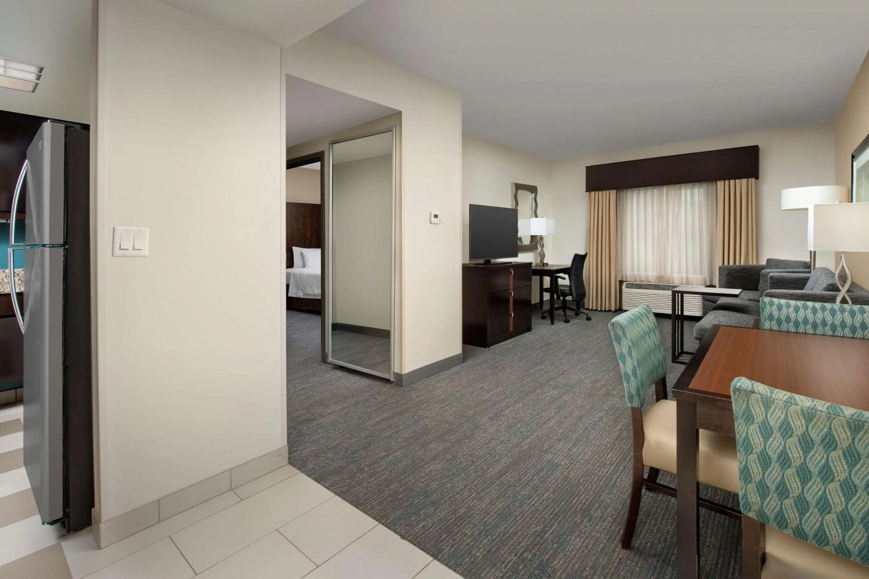 Bedroom, Bed in Hampton Inn & Suites Alpharetta-Windward