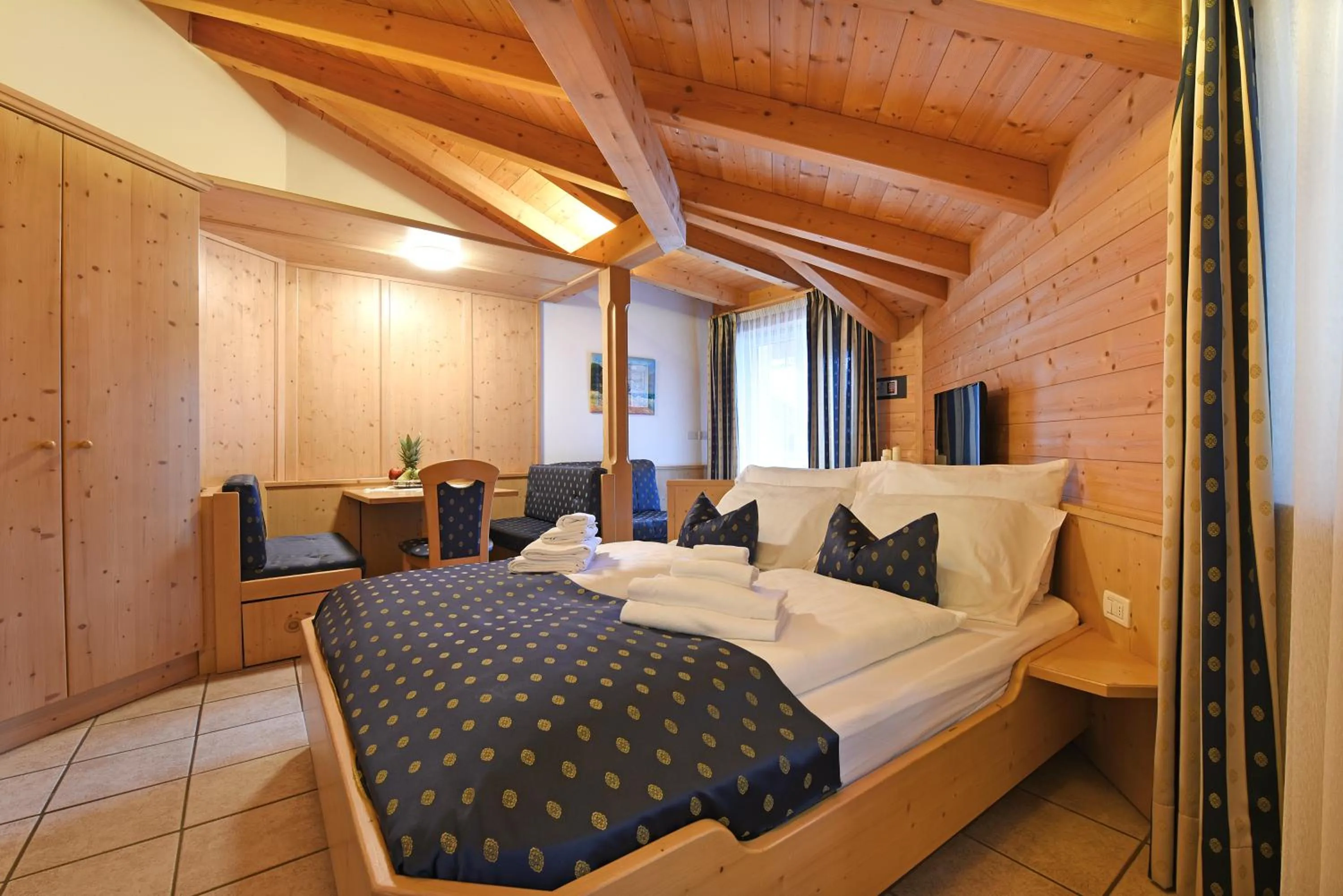 Seating area, Bed in Alpin-Residence Amadeus