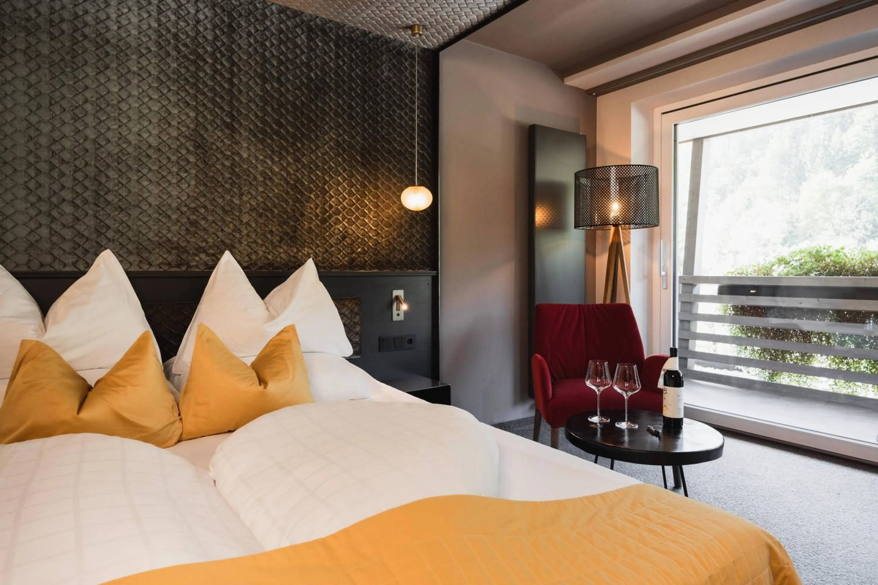 Photo of the whole room, Bed in Das Mondschein