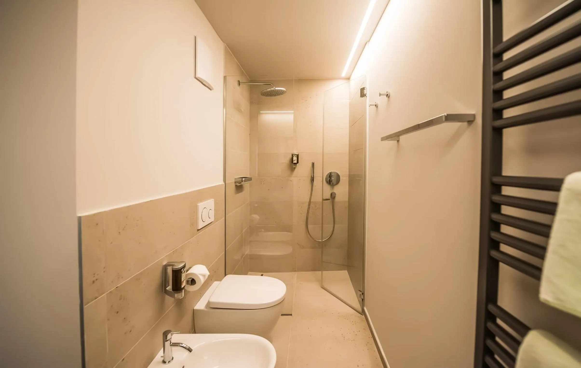 Shower in Das Mondschein