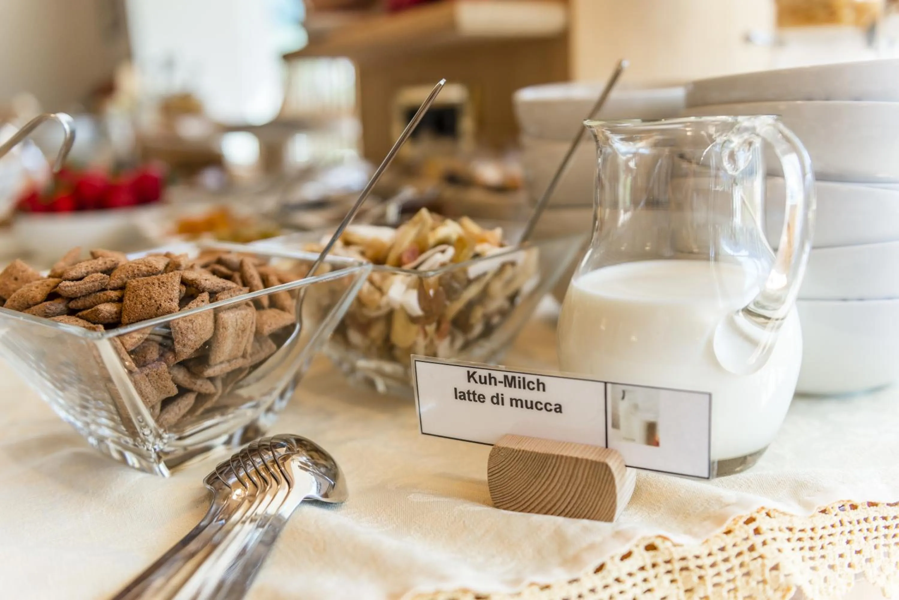 Buffet breakfast in Garni la Bercia