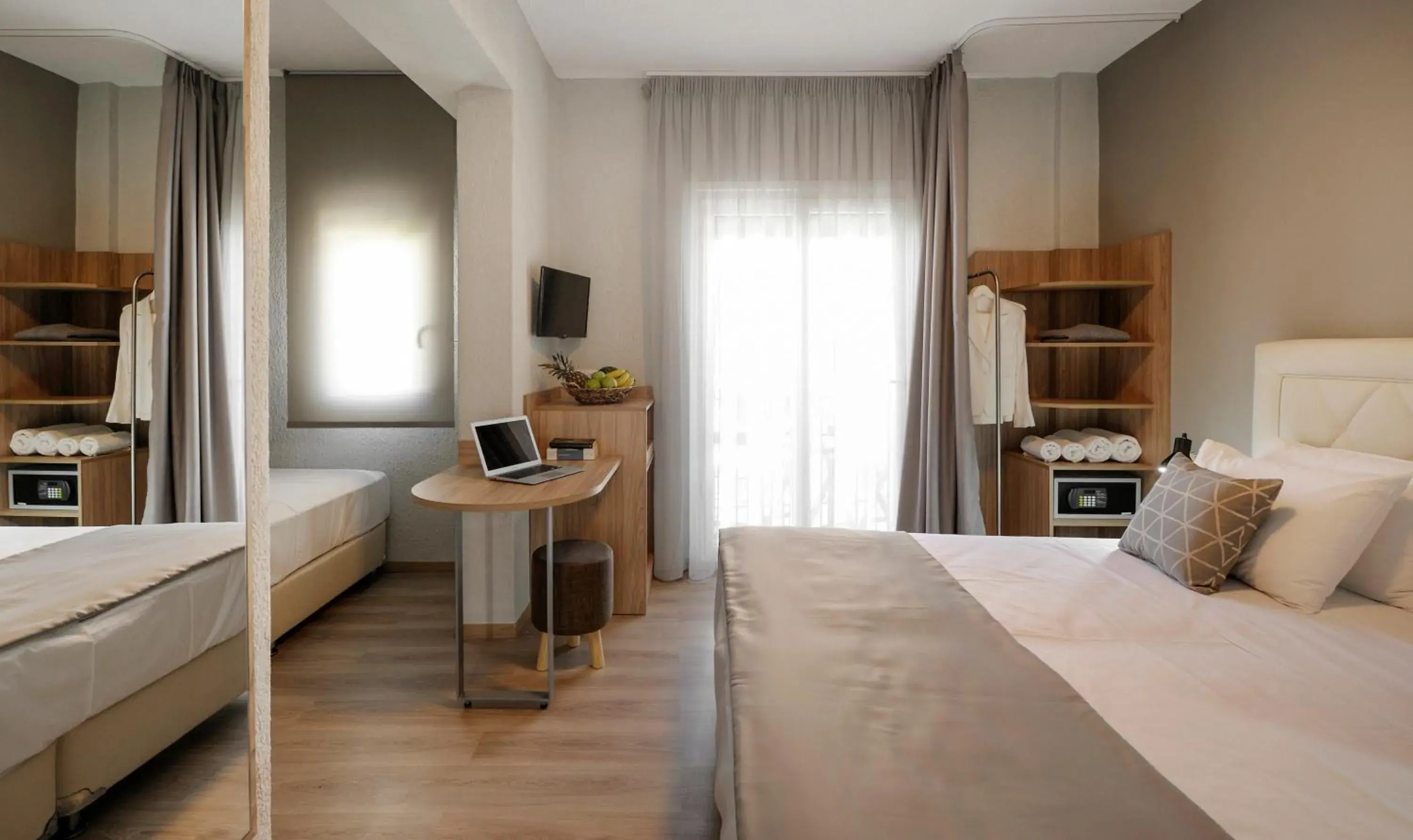 Superior Double Room with Balcony in Skianthion Superior Double Room with Balcony in Skianthion