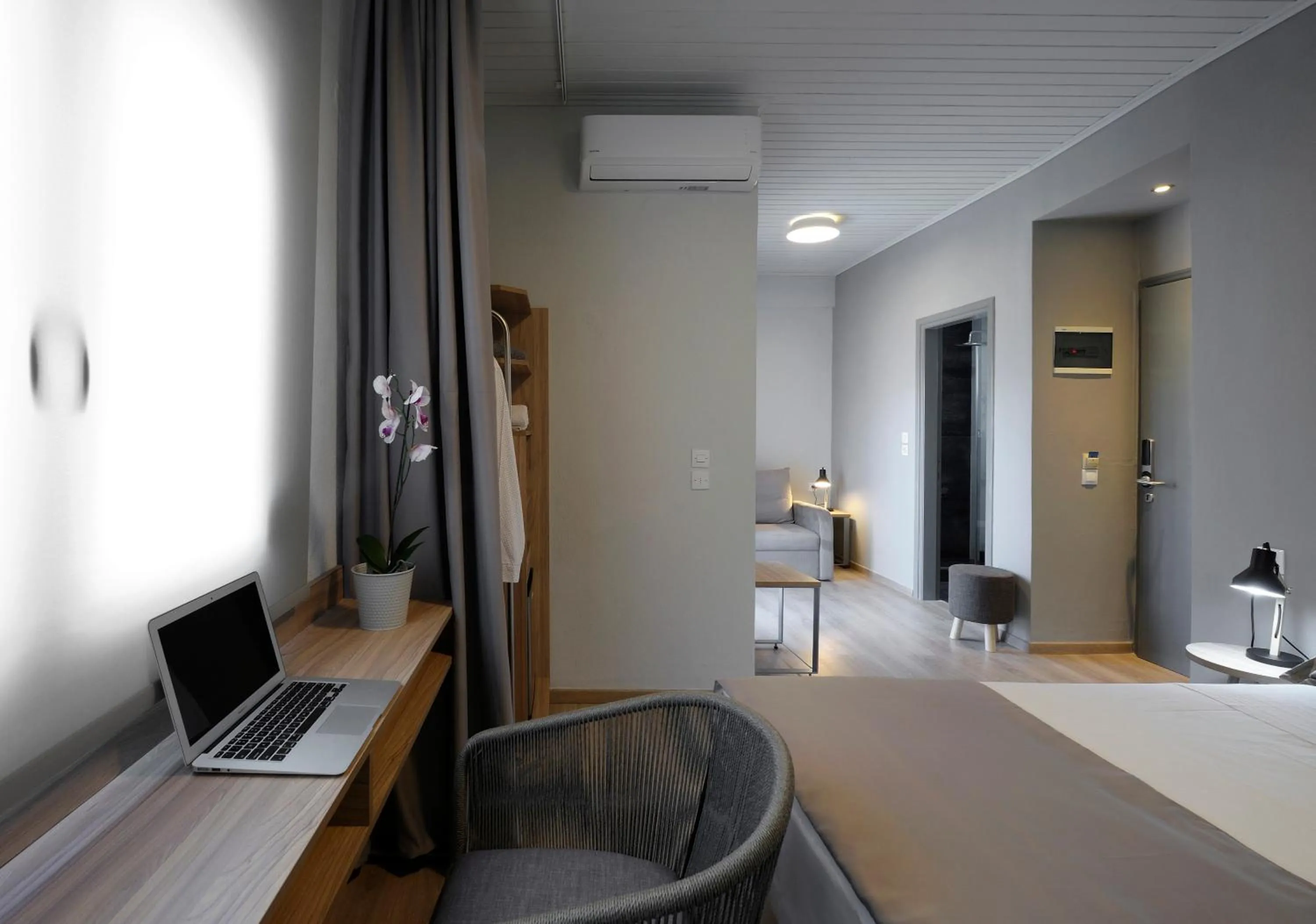 Photo of the whole room in Skianthion