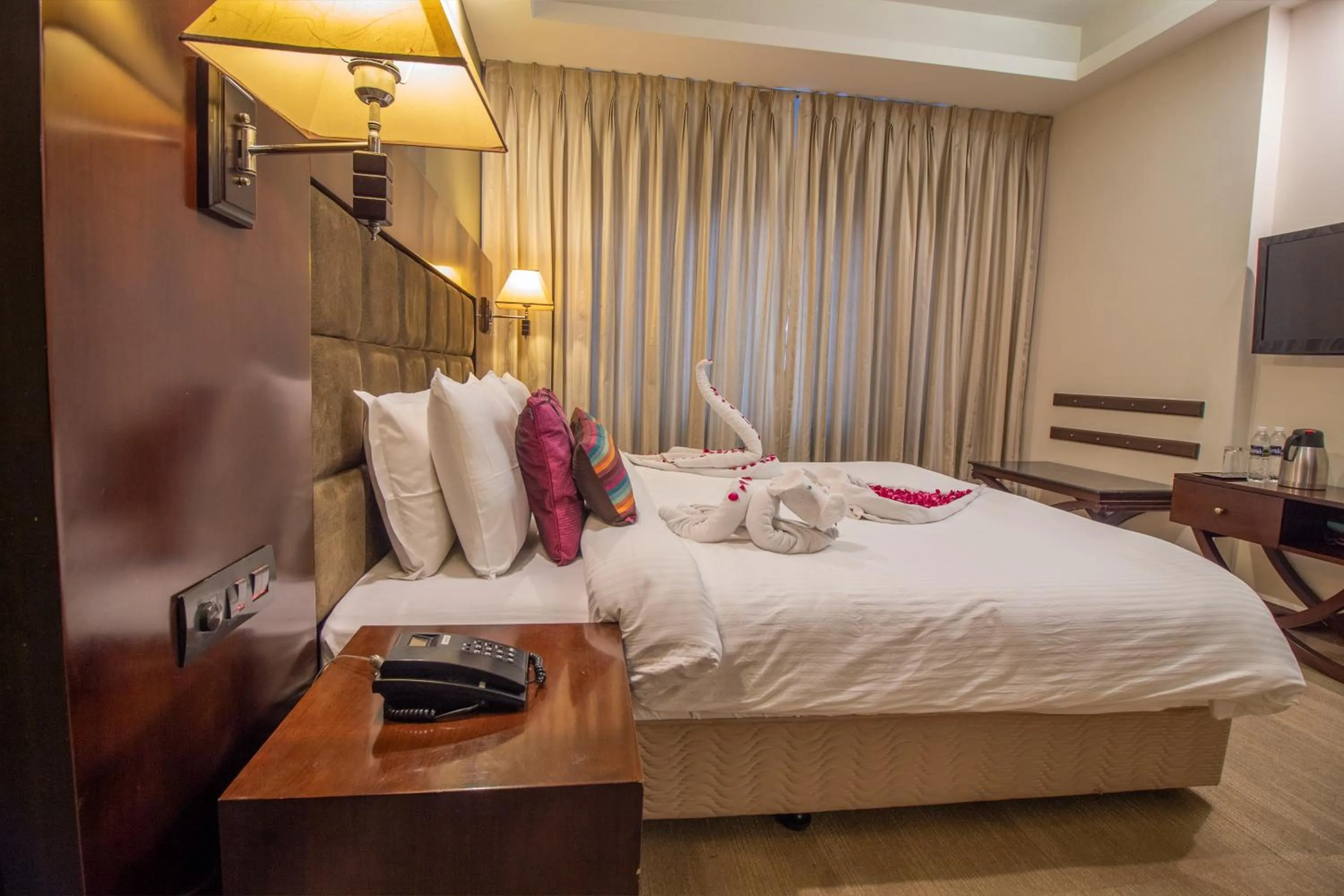 Bed in Rock Manali by Vivaan