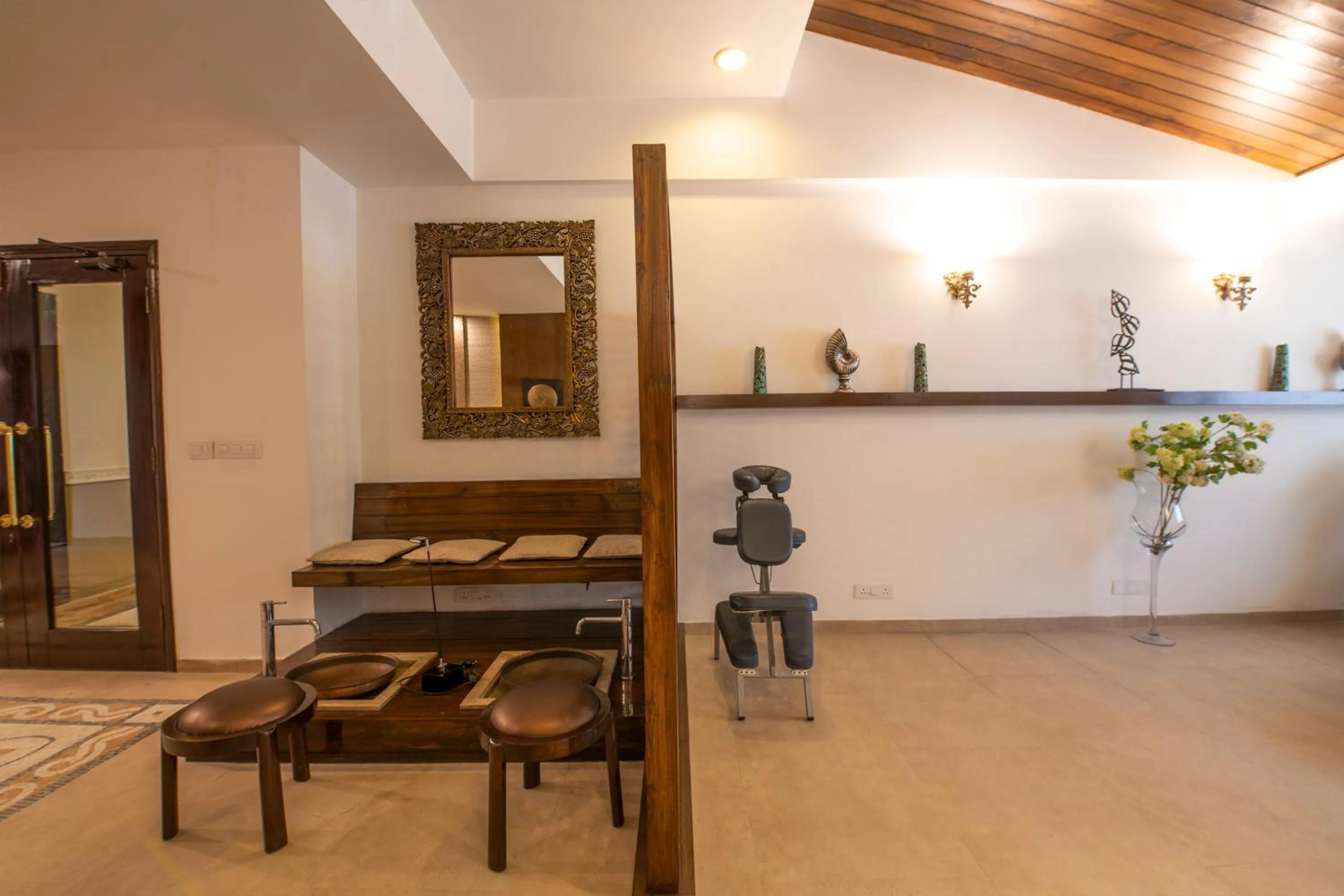 Spa and wellness centre/facilities in Rock Manali by Vivaan