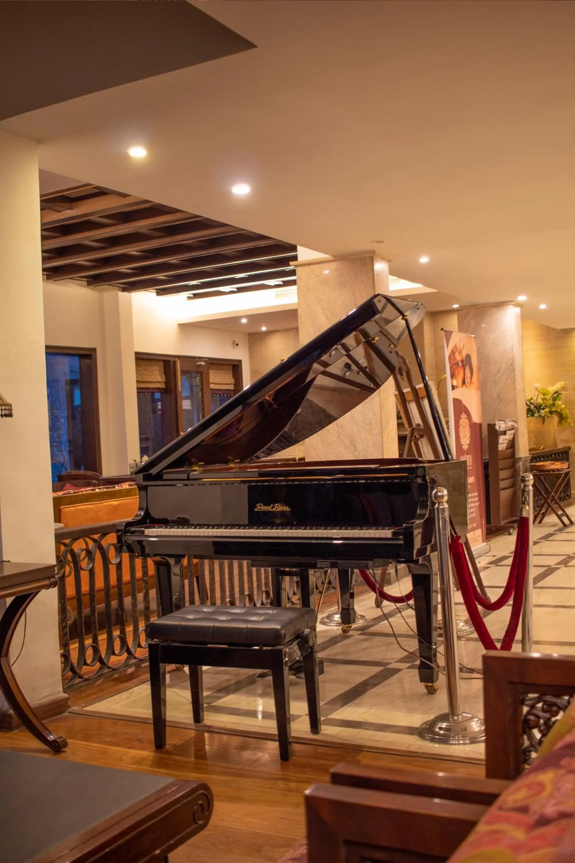 Lobby or reception in Rock Manali by Vivaan