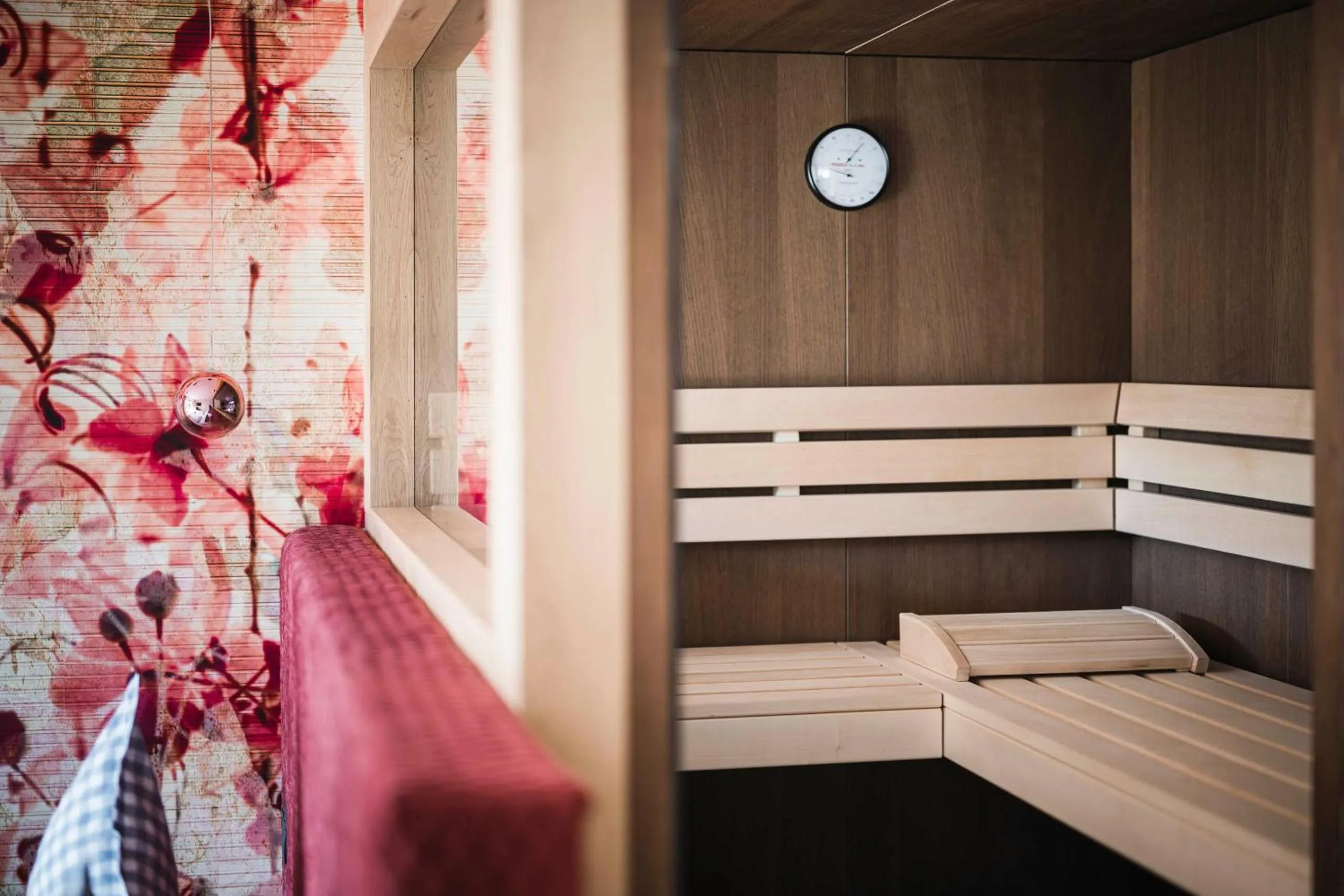 Sauna, Bed in Pension Haus Tirol