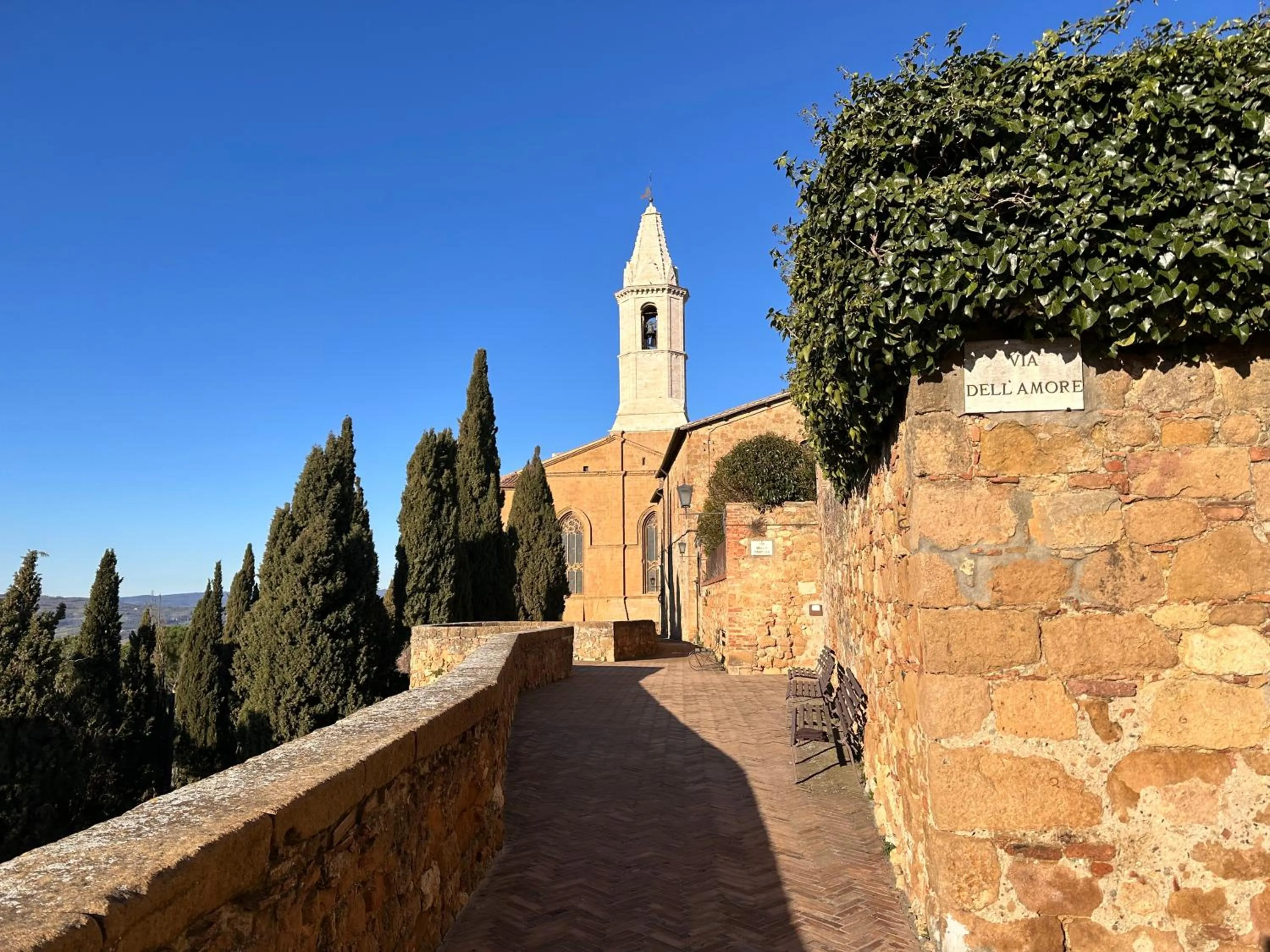 Quiet street view in ROSSELLINO®