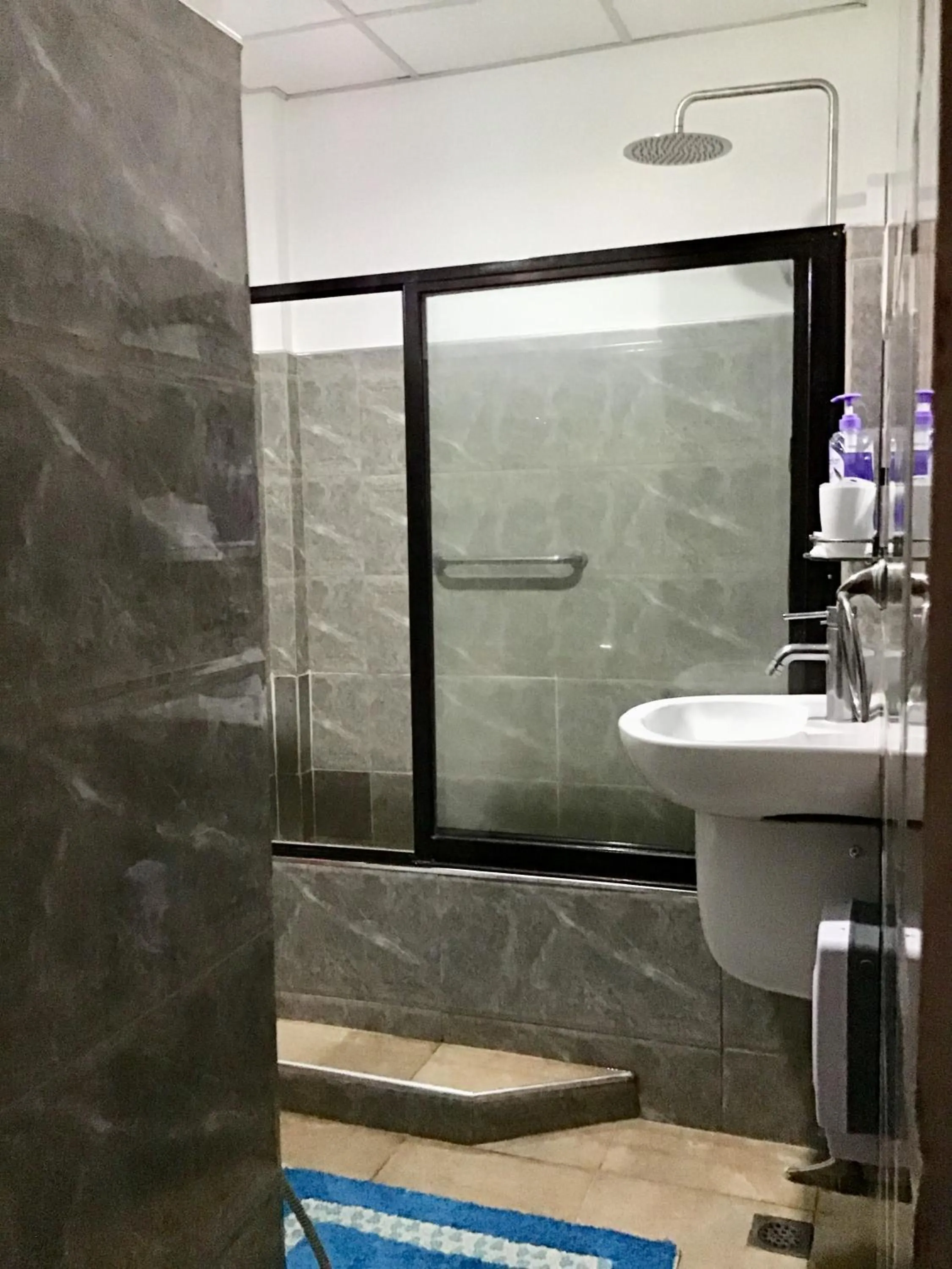 Bathroom in 1888 Beach Resort