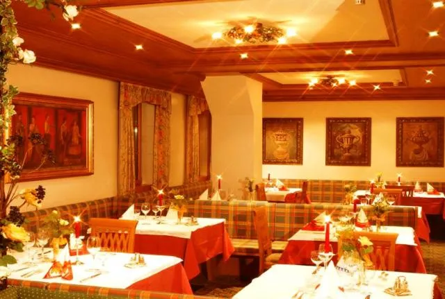 Restaurant/places to eat in Hotel Corona Krone