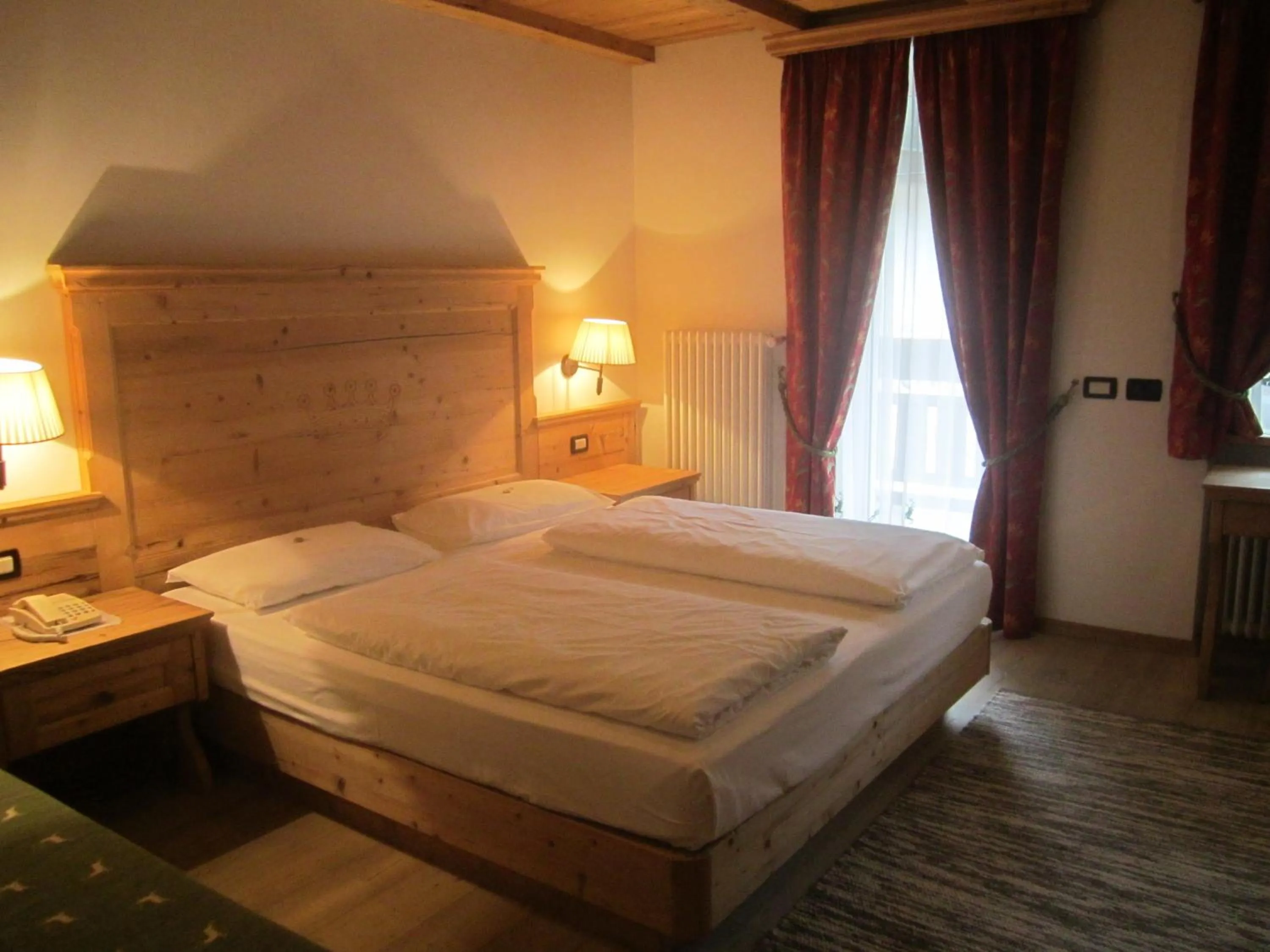 Photo of the whole room, Bed in Hotel Corona Krone