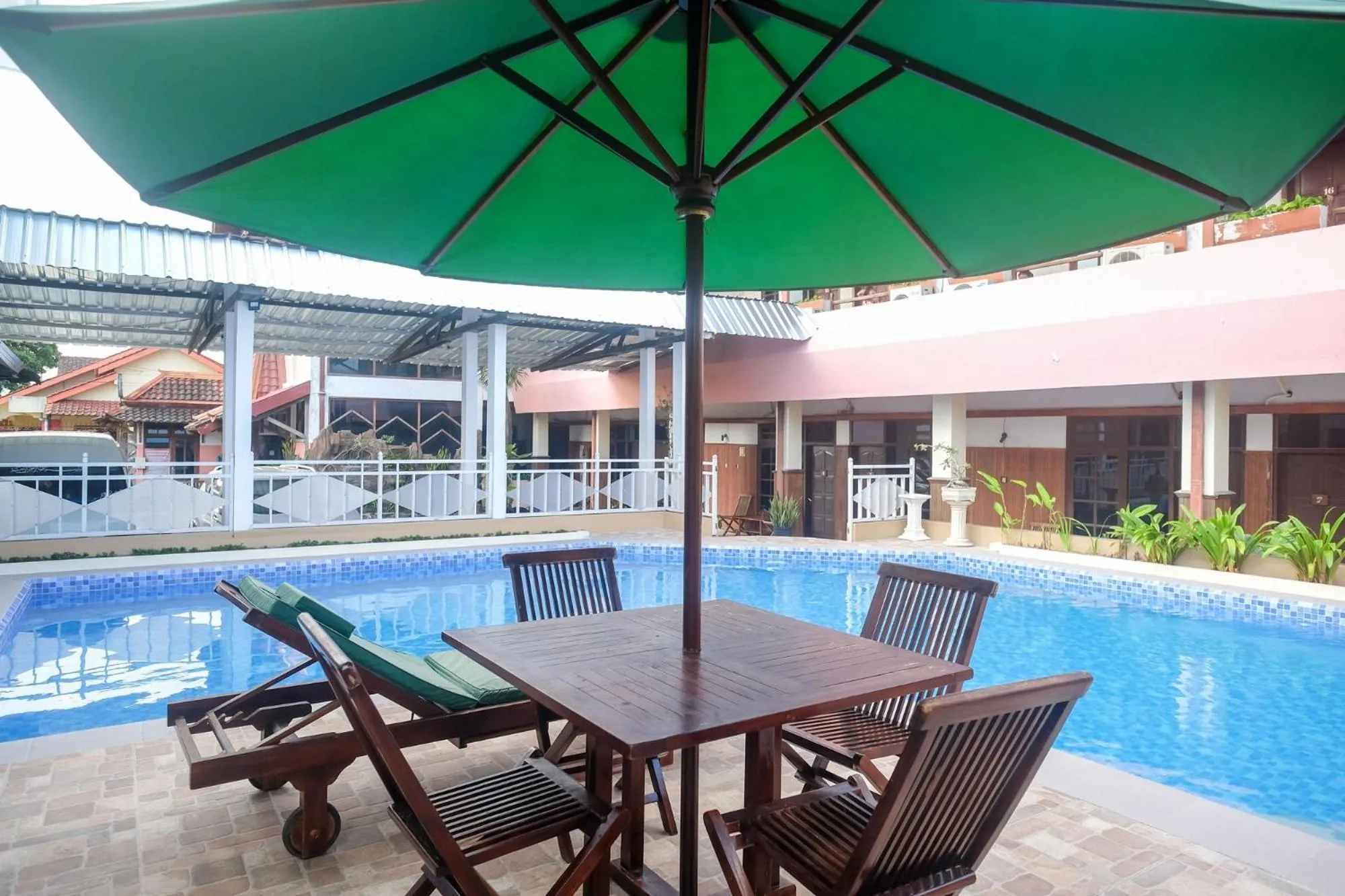 Pool view in RedDoorz @ Mantrijeron 2