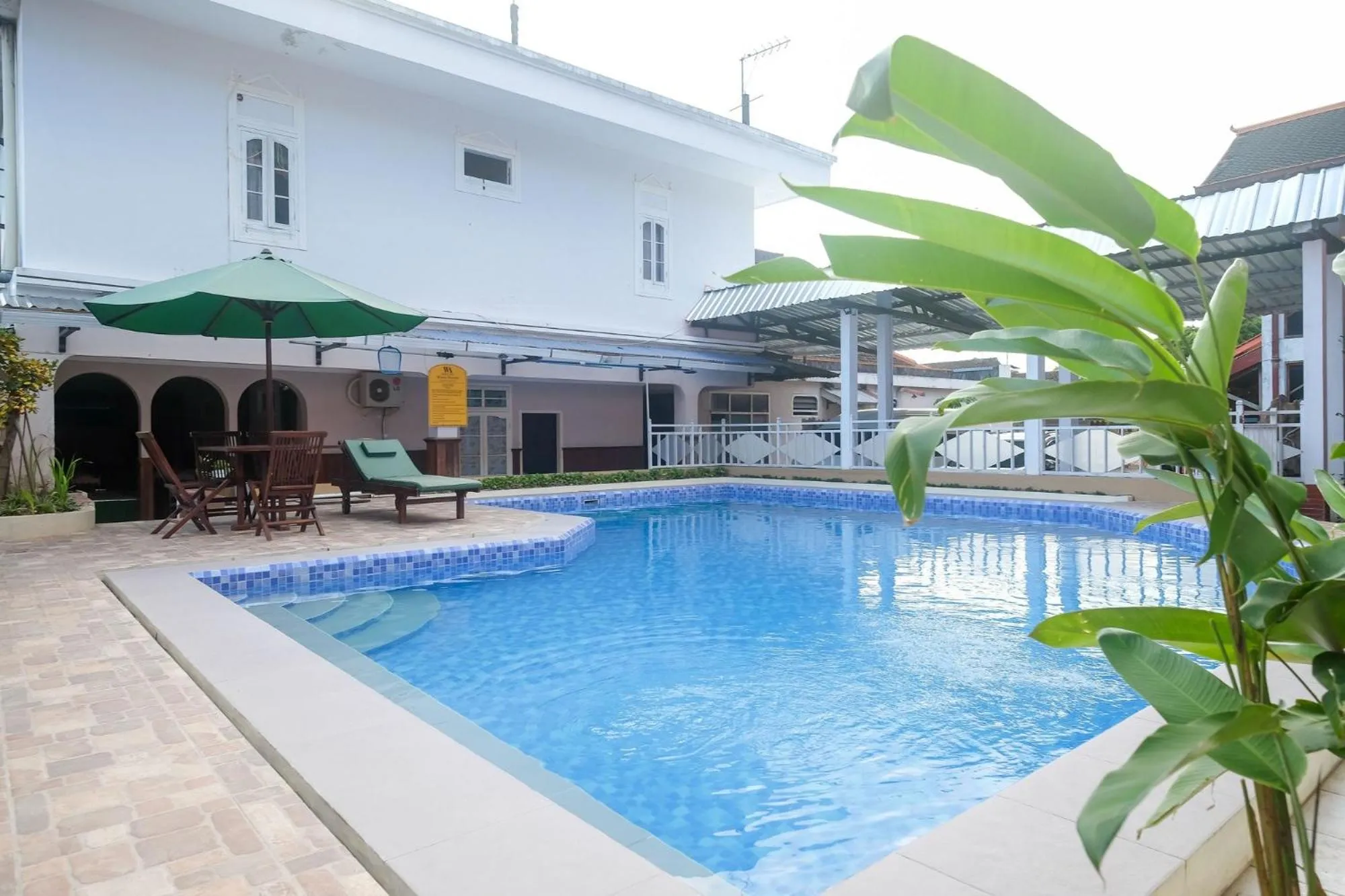 Pool view in RedDoorz @ Mantrijeron 2