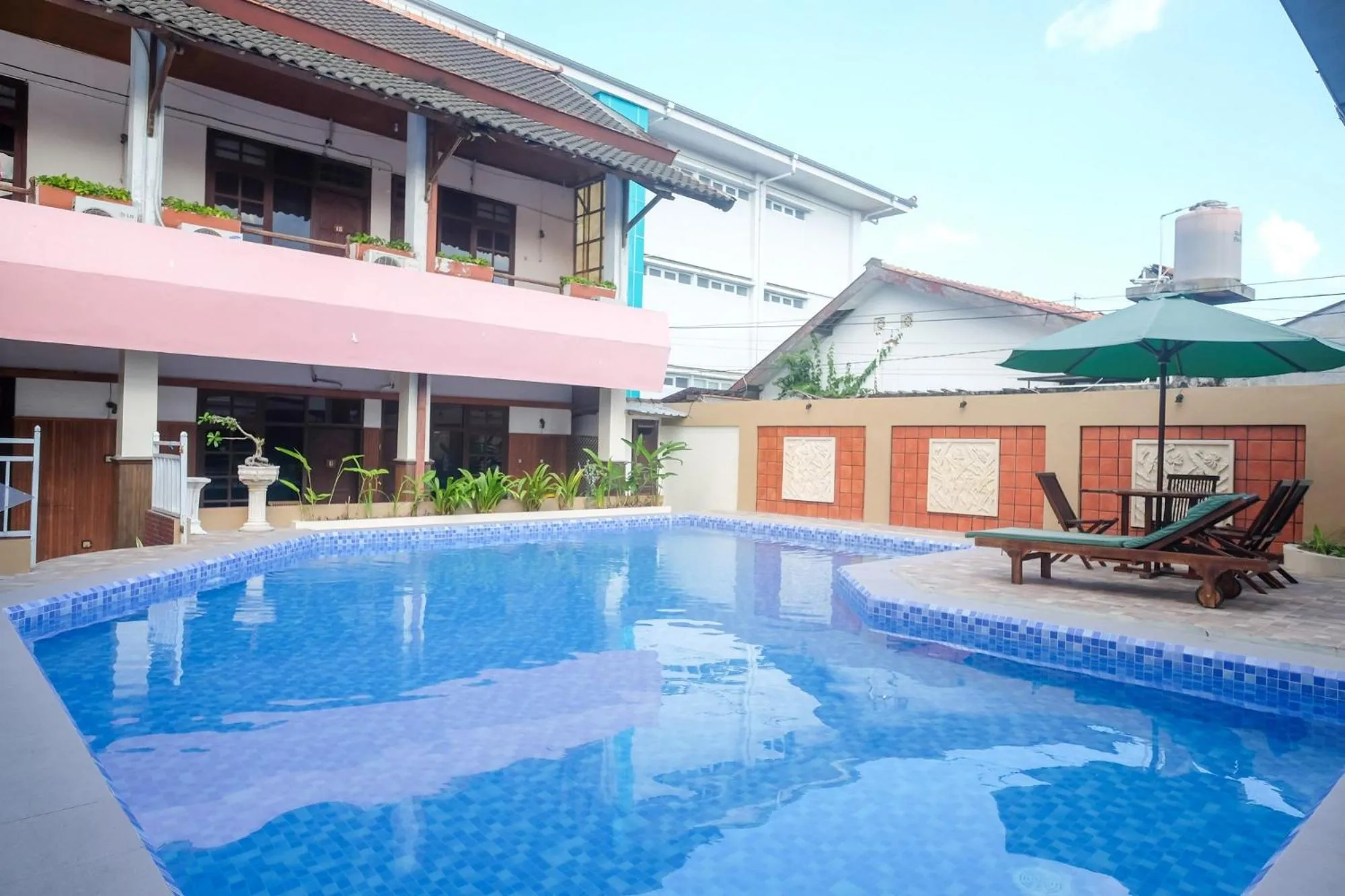 Pool view in RedDoorz @ Mantrijeron 2