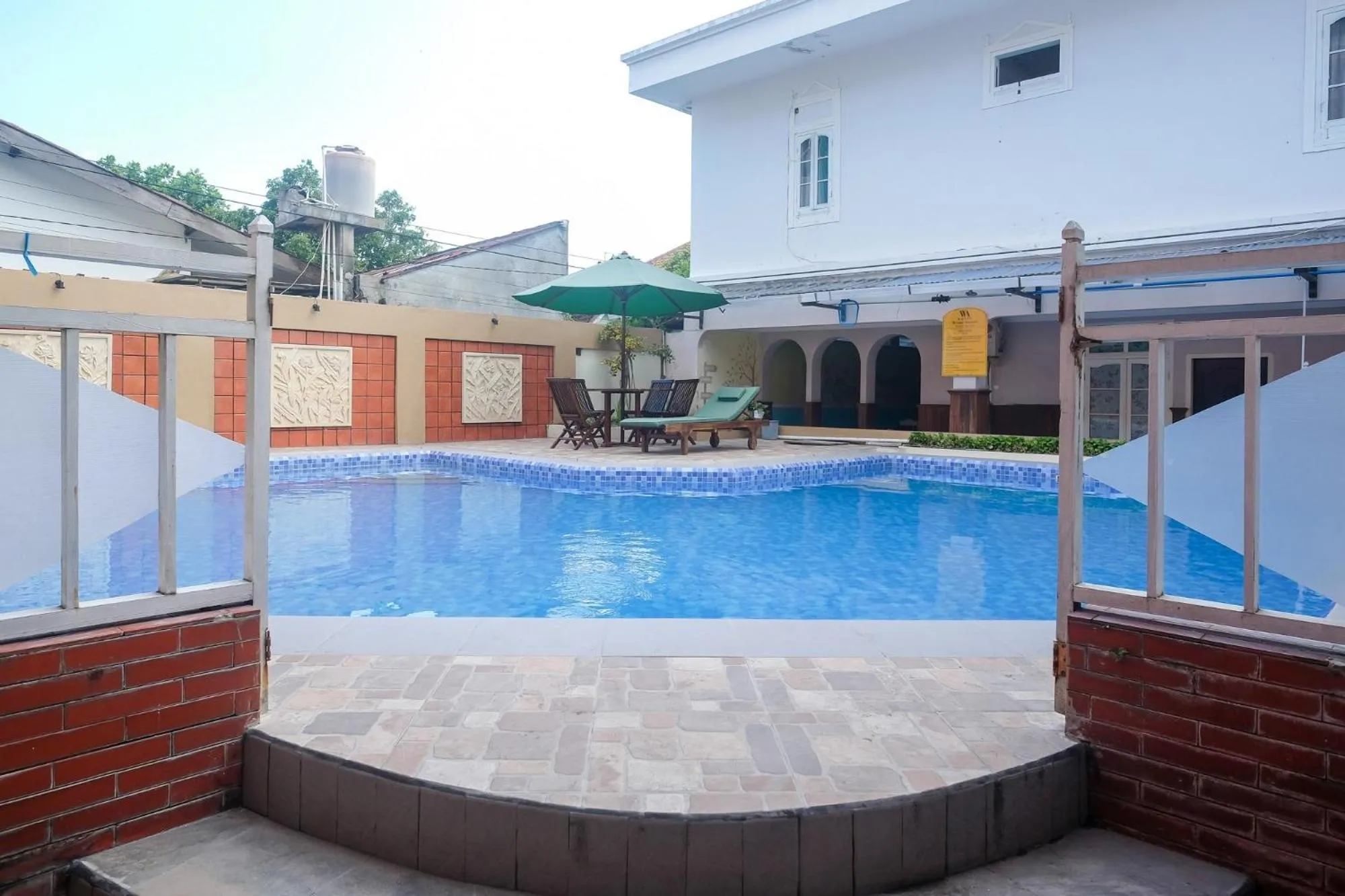 Pool view in RedDoorz @ Mantrijeron 2