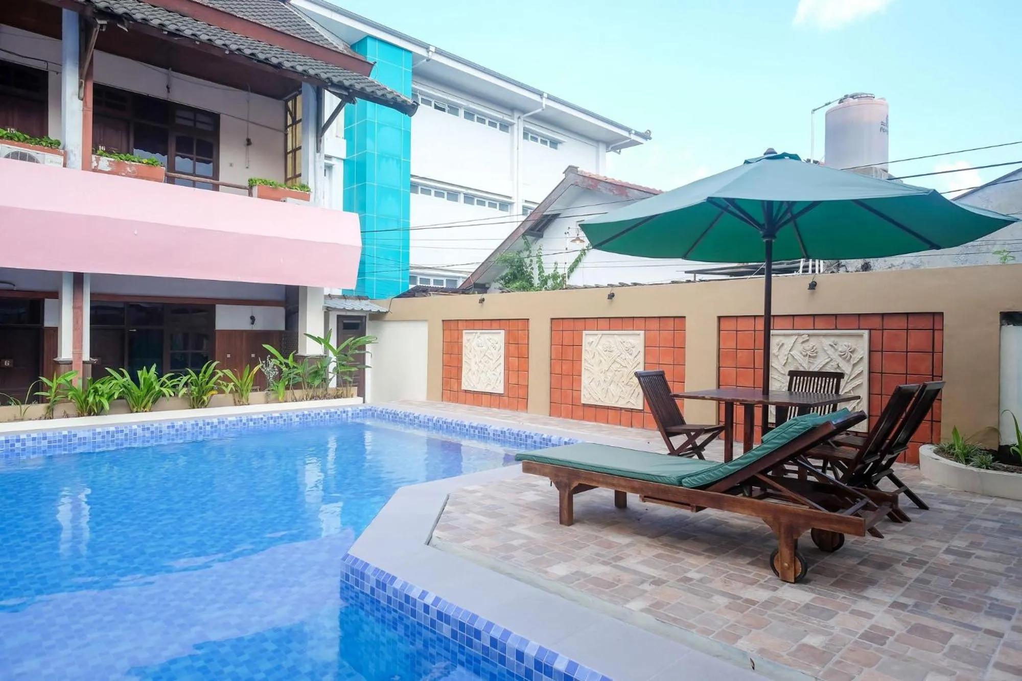 Pool view in RedDoorz @ Mantrijeron 2