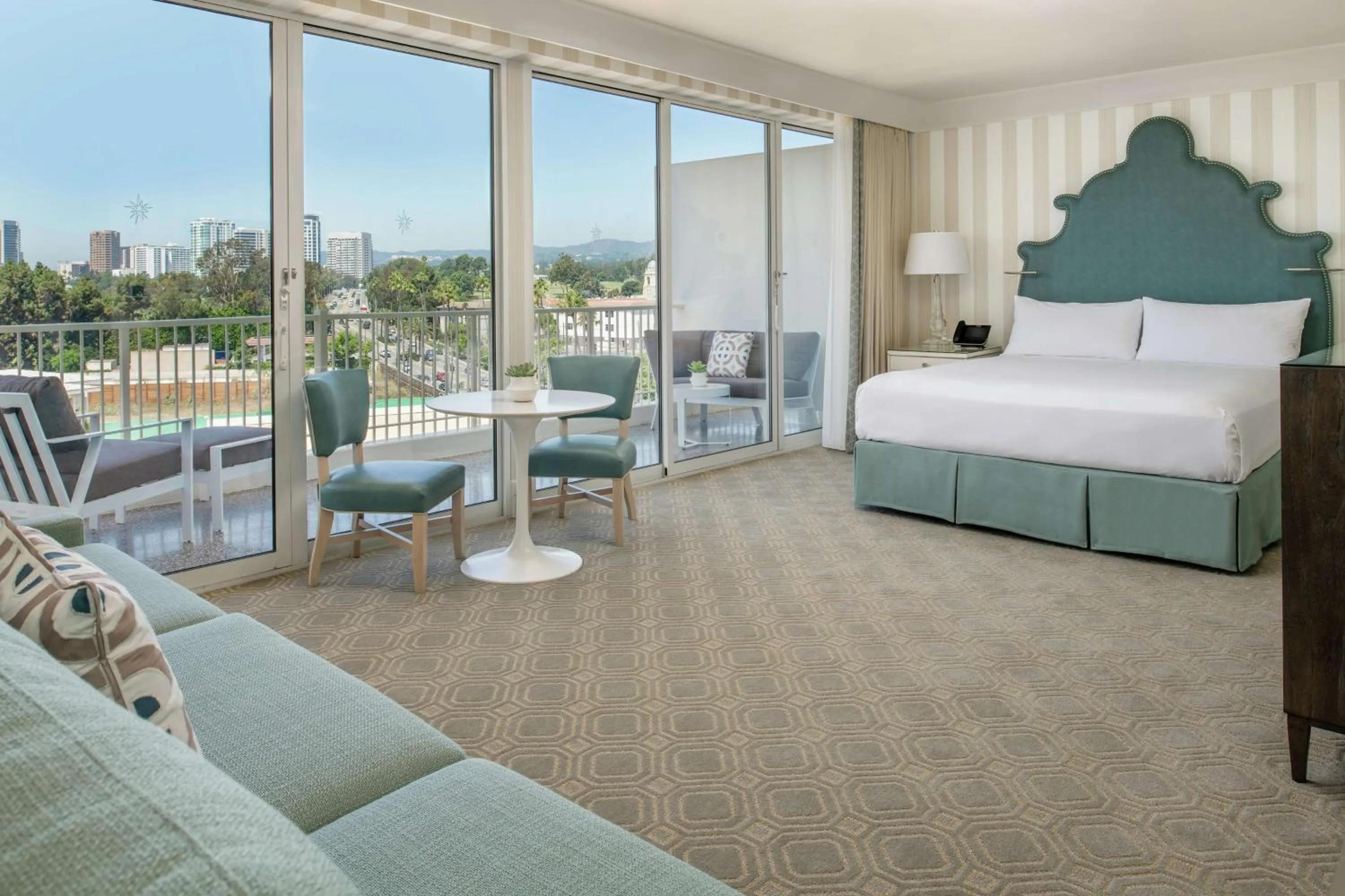 View (from property/room), Bed in The Beverly Hilton