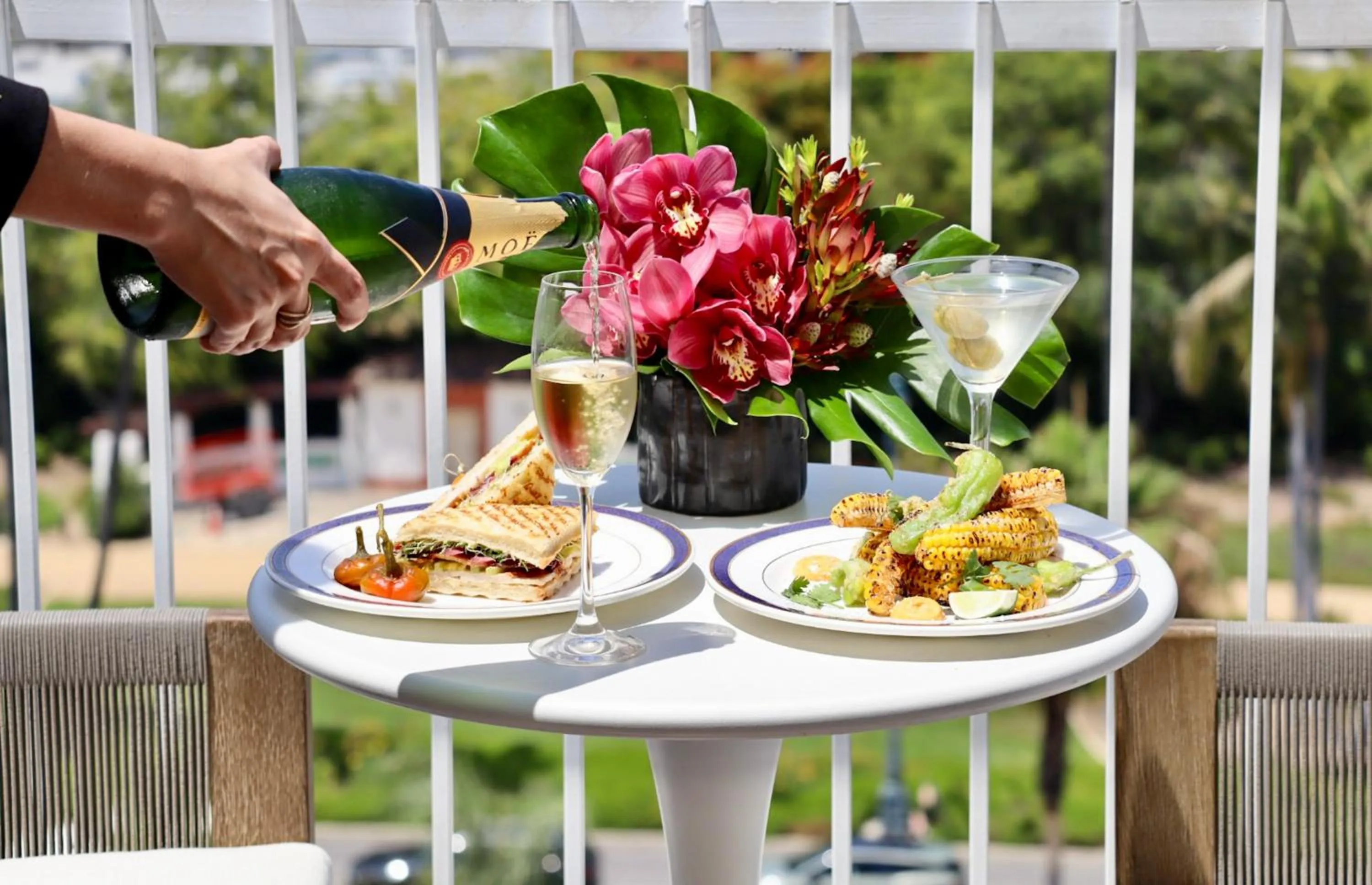 Restaurant/places to eat in The Beverly Hilton