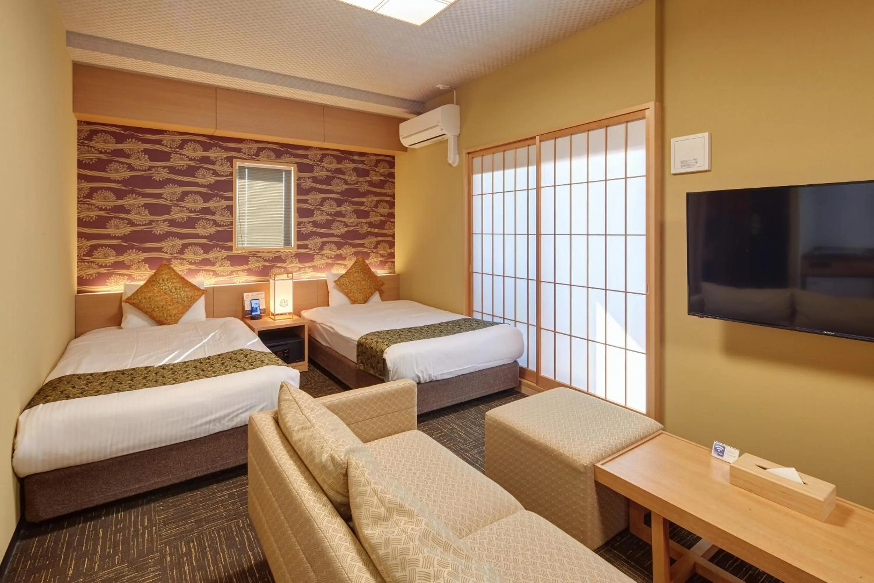 Living room, Bed in Hotel Amaterrace Nippombashi-higashi