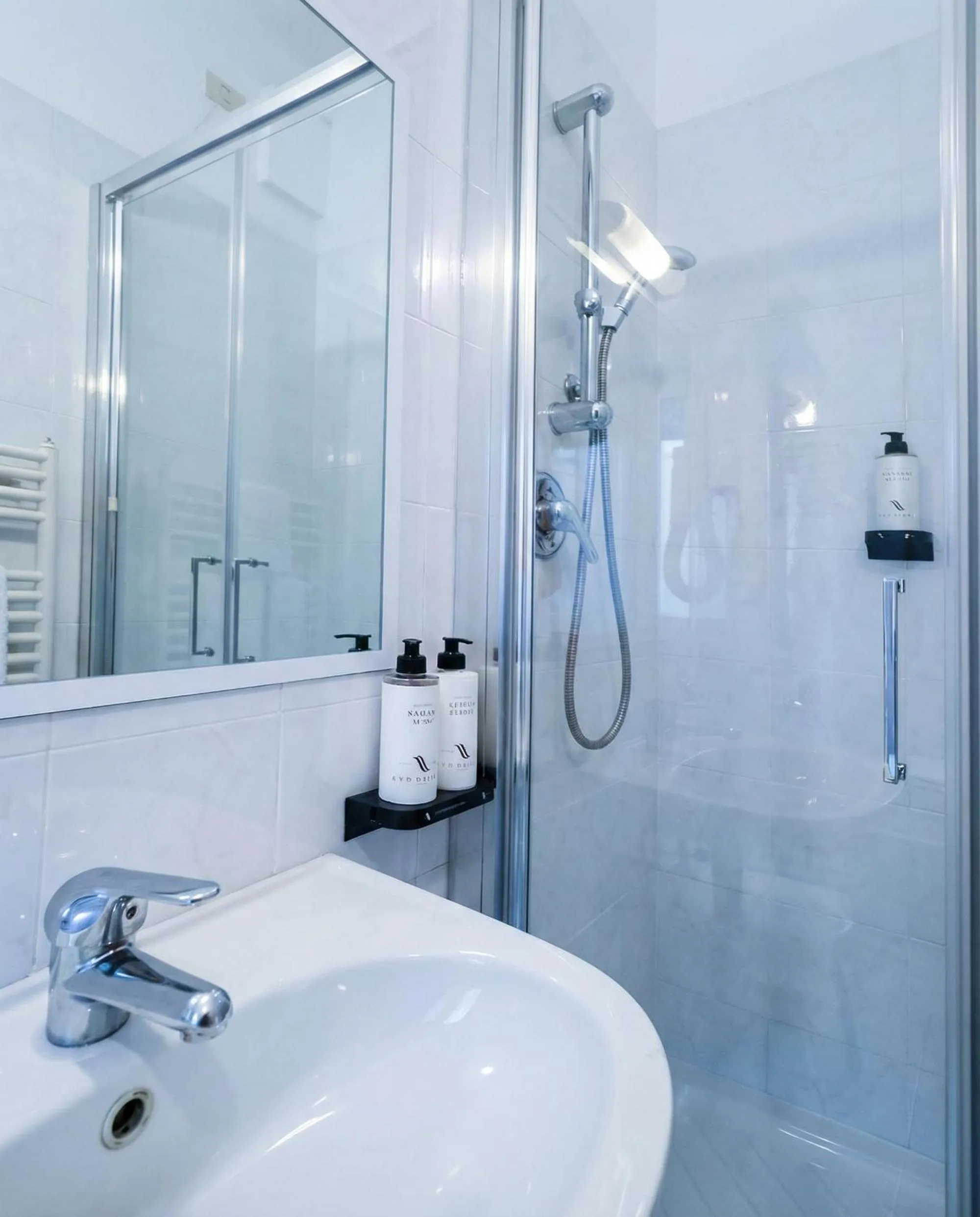 Shower in LVG Hotel Collection - Majestic