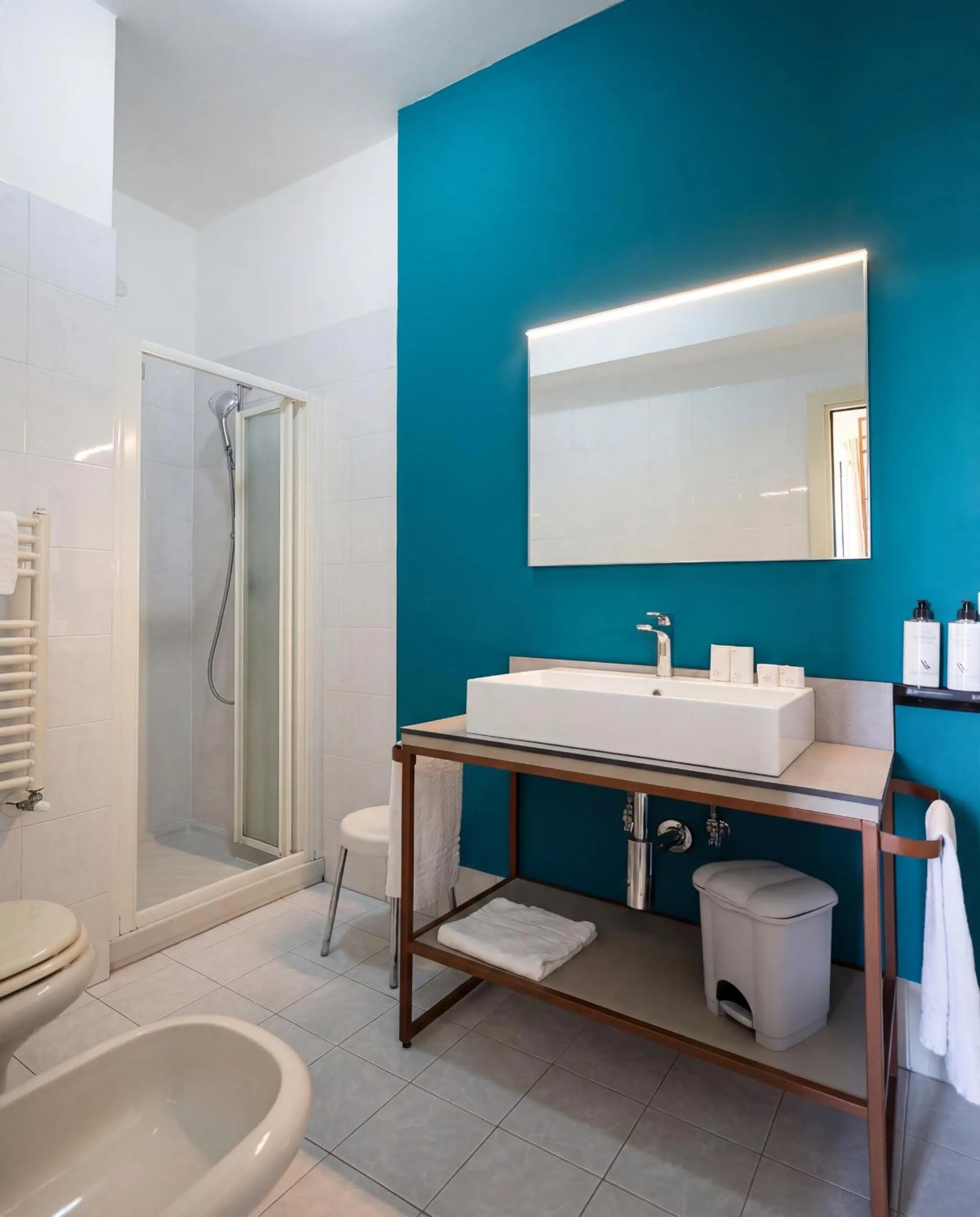 Shower in LVG Hotel Collection - Majestic