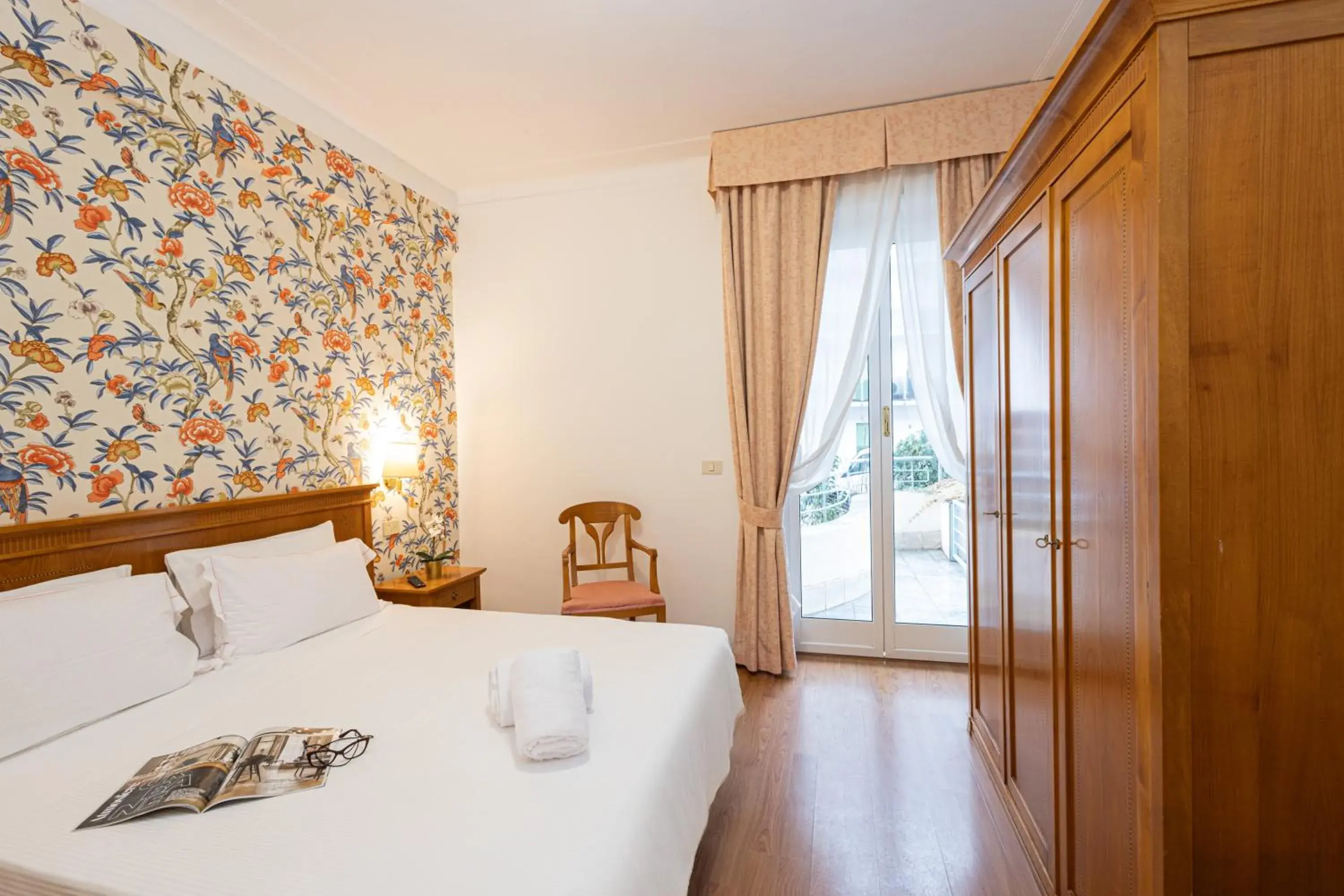 Standard Double Room with Balcony in Hotel Majestic by LVG Hotel Collection Standard Double Room with Balcony in Hotel Majestic by LVG Hotel Collection