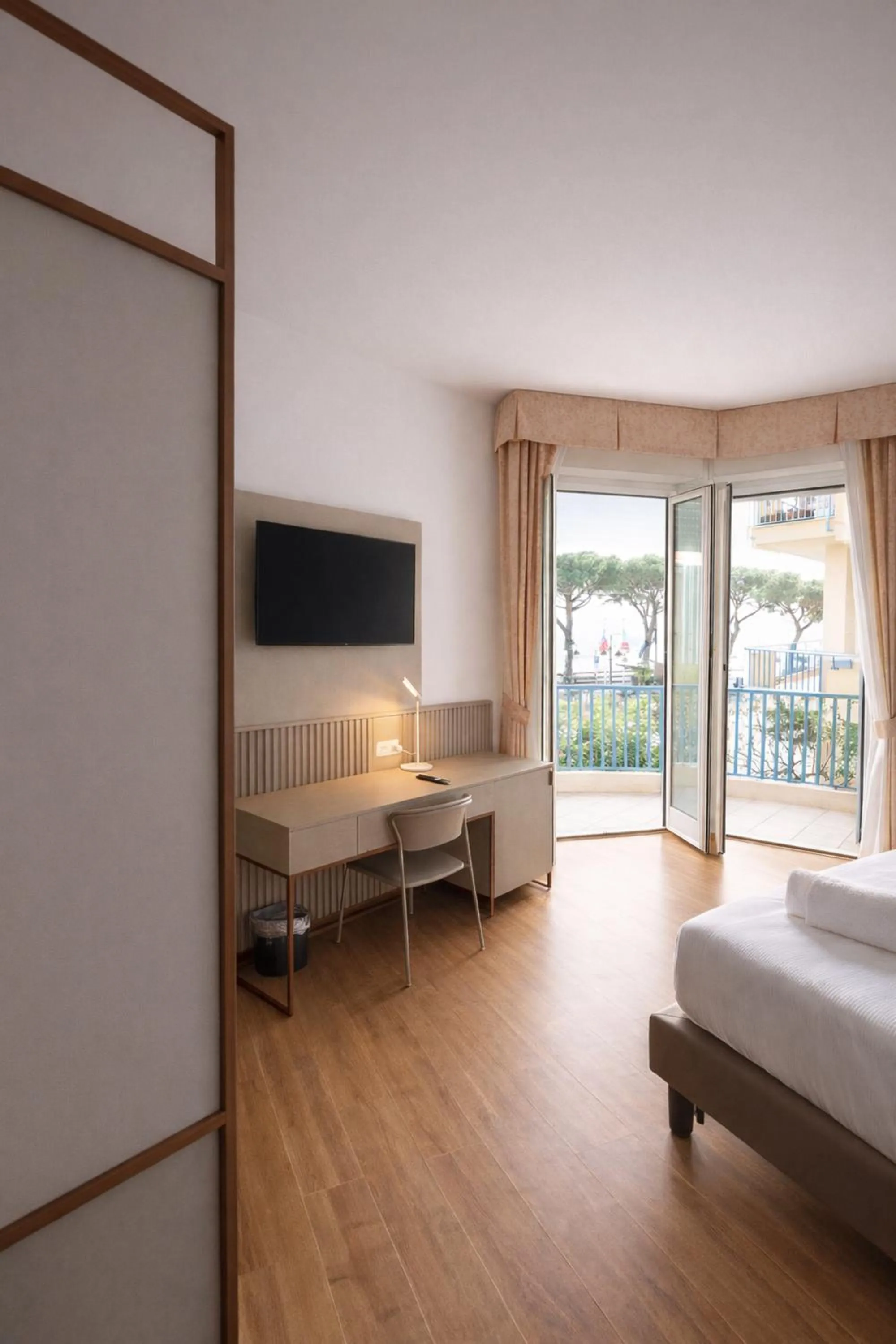 Bed in LVG Hotel Collection - Majestic